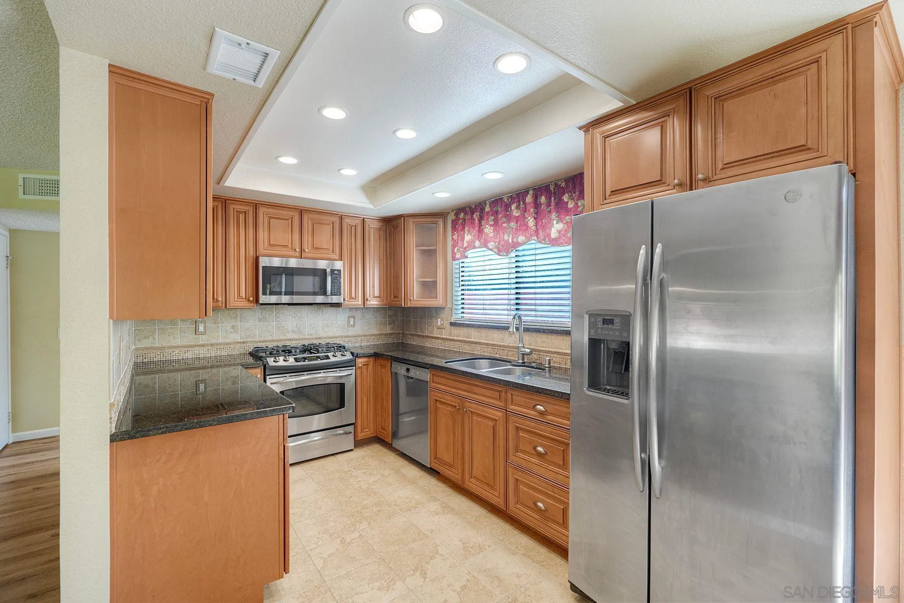 https://cdn.realtyfeed.com/cdn/127/260018901/1d9ec5cf0370ce589f896001f0eae38a.webp