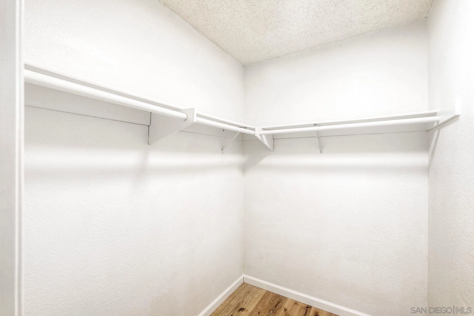 https://cdn.realtyfeed.com/cdn/127/260018901/262e5811c42866def698cb2730aada88.webp