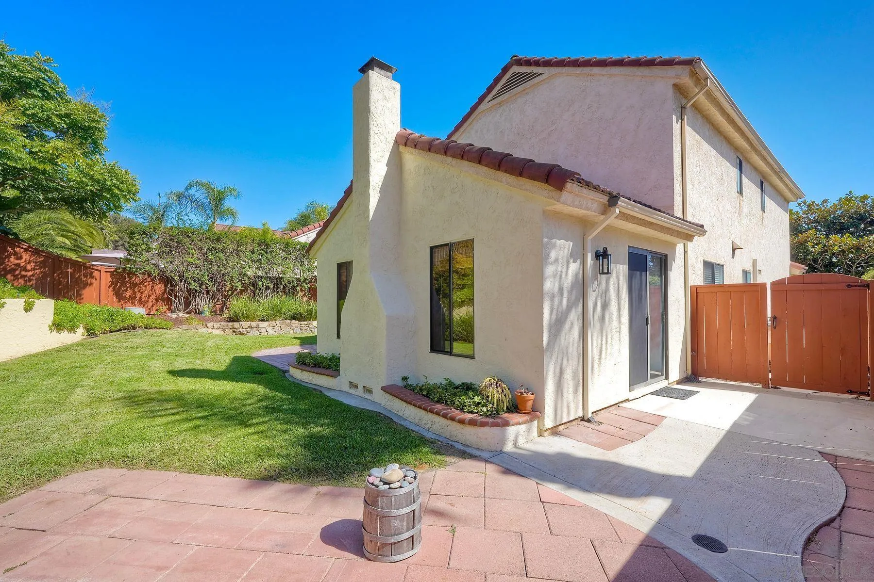 https://cdn.realtyfeed.com/cdn/127/260018901/7171728201ff2e541146ed9b59e2af14.webp