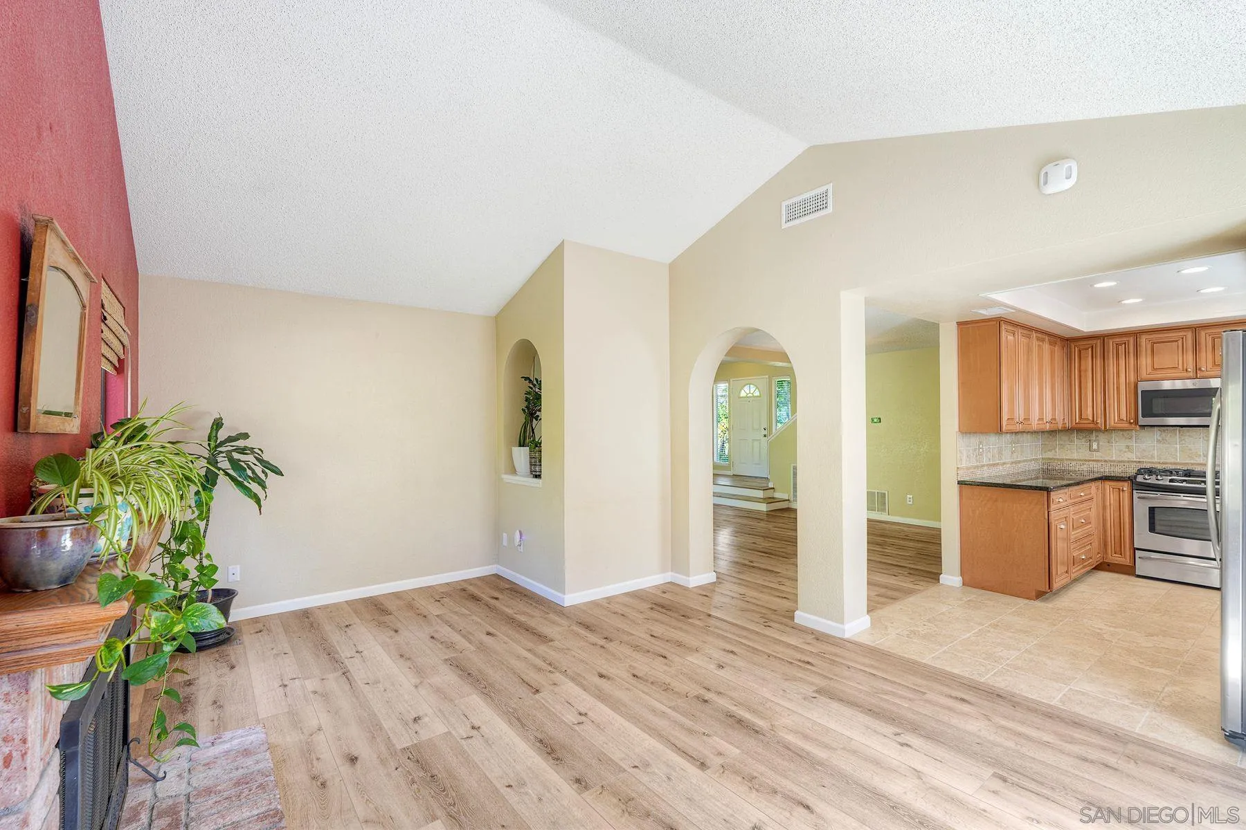 https://cdn.realtyfeed.com/cdn/127/260018901/75624a3c4a77bfba7ae3451ac32faa41.webp