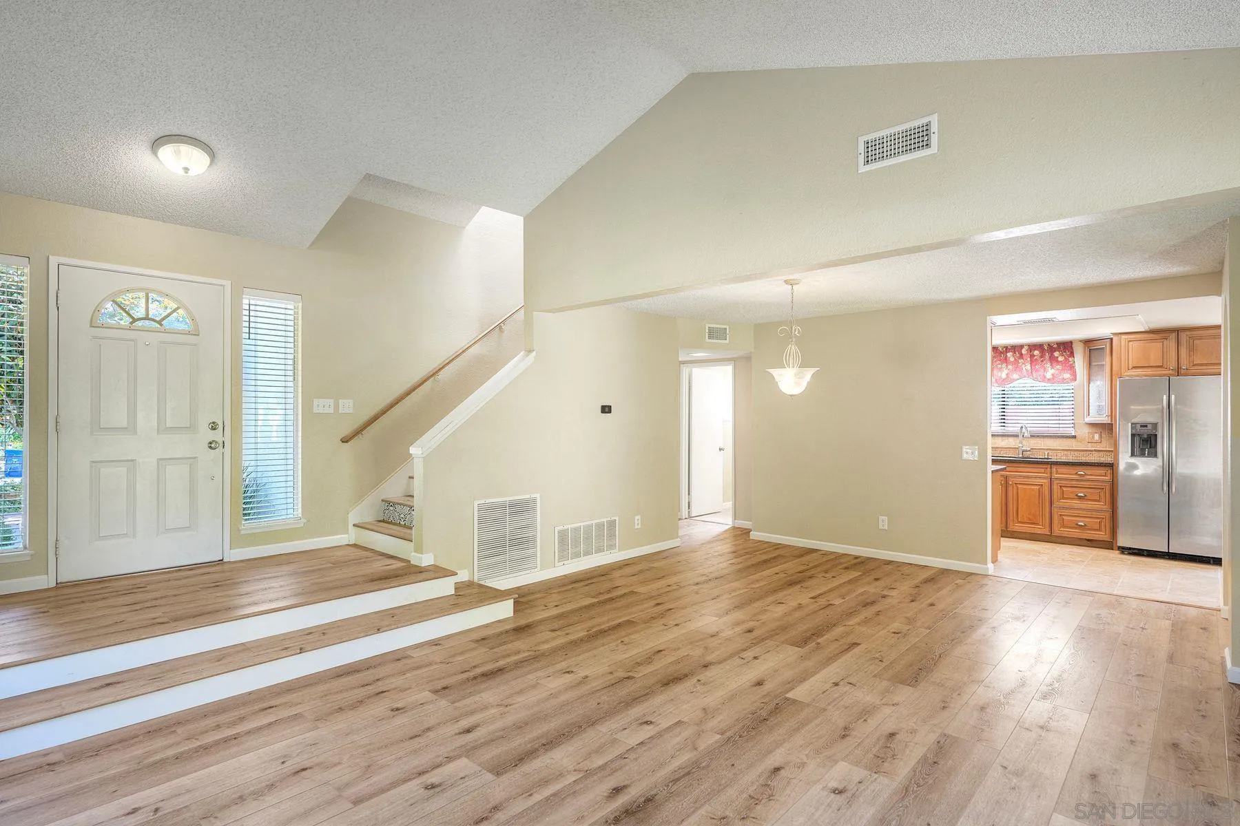 https://cdn.realtyfeed.com/cdn/127/260018901/8a019fa31684f9ecdf34c8db6eac4e47.webp