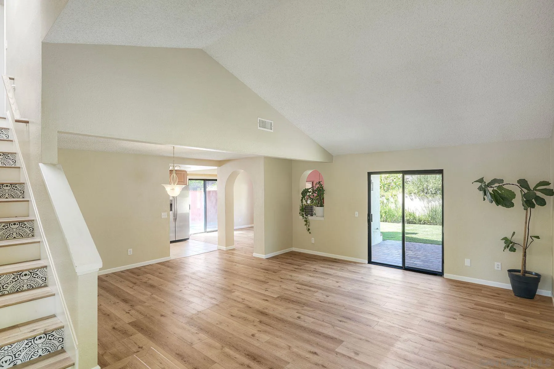 https://cdn.realtyfeed.com/cdn/127/260018901/bc0b41af05d74c0787e6647b87a43a16.webp
