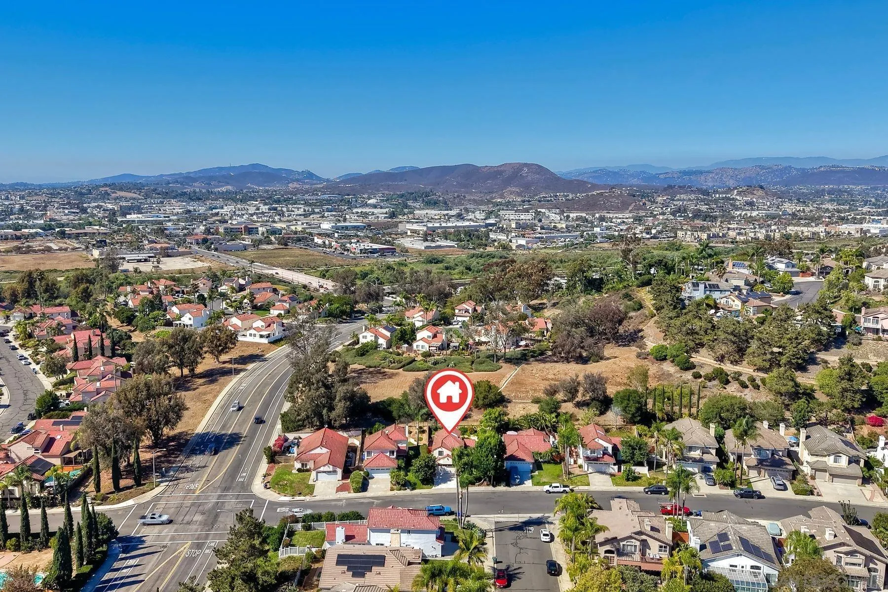 https://cdn.realtyfeed.com/cdn/127/260018901/cc5f8091ba4430bcf8c840adb42d1460.webp