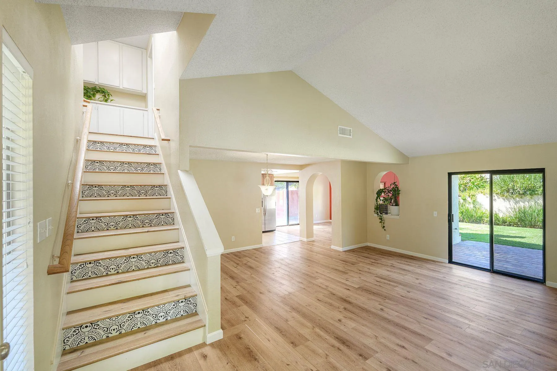 https://cdn.realtyfeed.com/cdn/127/260018901/d6b079c5e82349a95c1be963bda3de55.webp