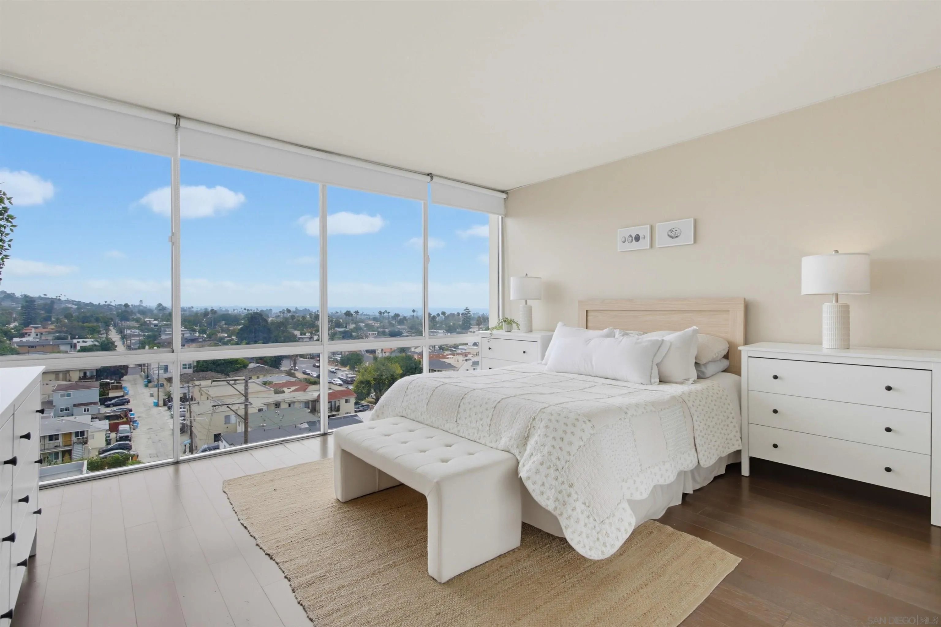 https://cdn.realtyfeed.com/cdn/127/260018907/4eea9519cb8763aef7a243018fe80dab.webp