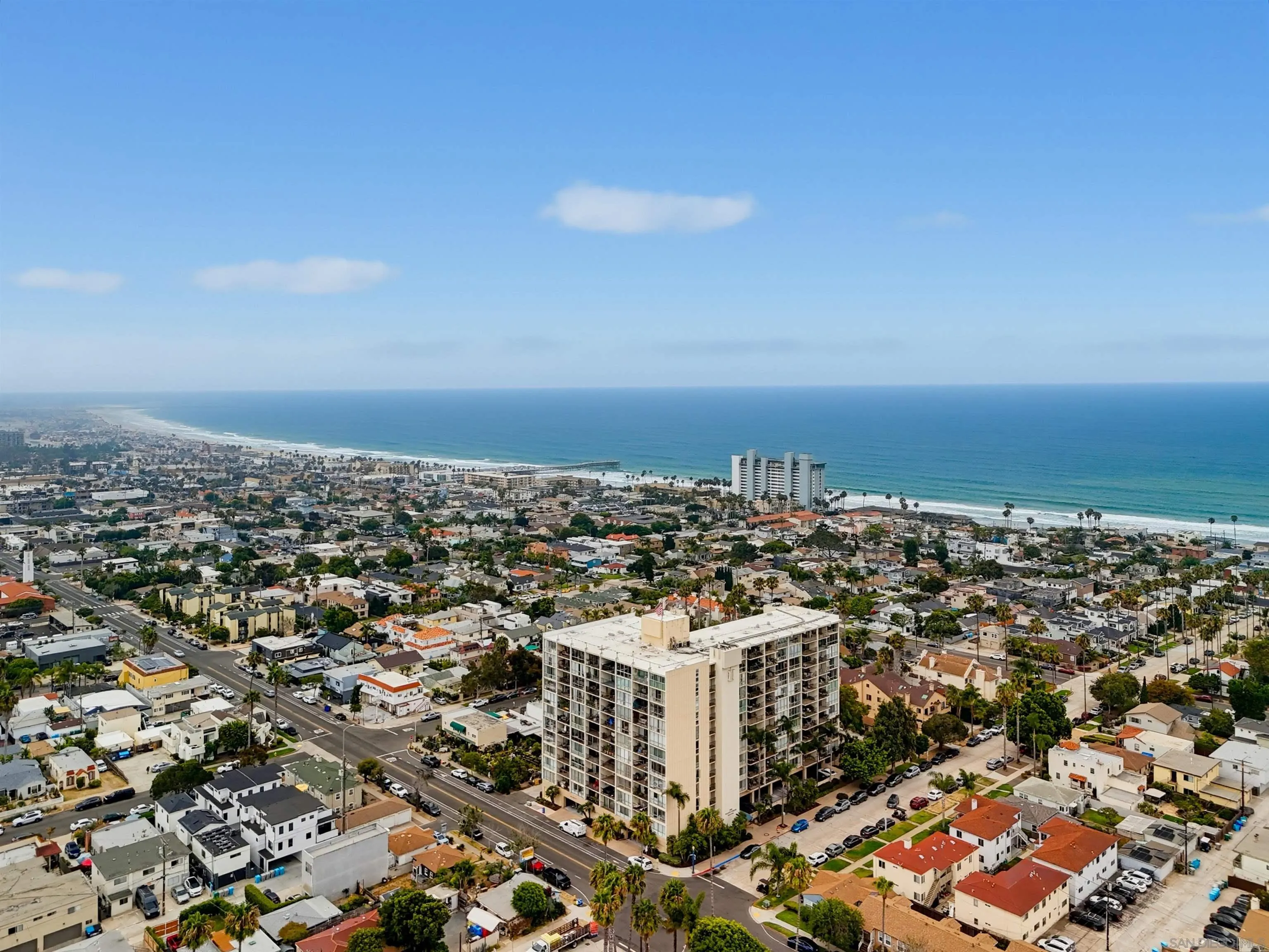 https://cdn.realtyfeed.com/cdn/127/260018907/614866ad2d8a095954b35c39b8027bfd.webp