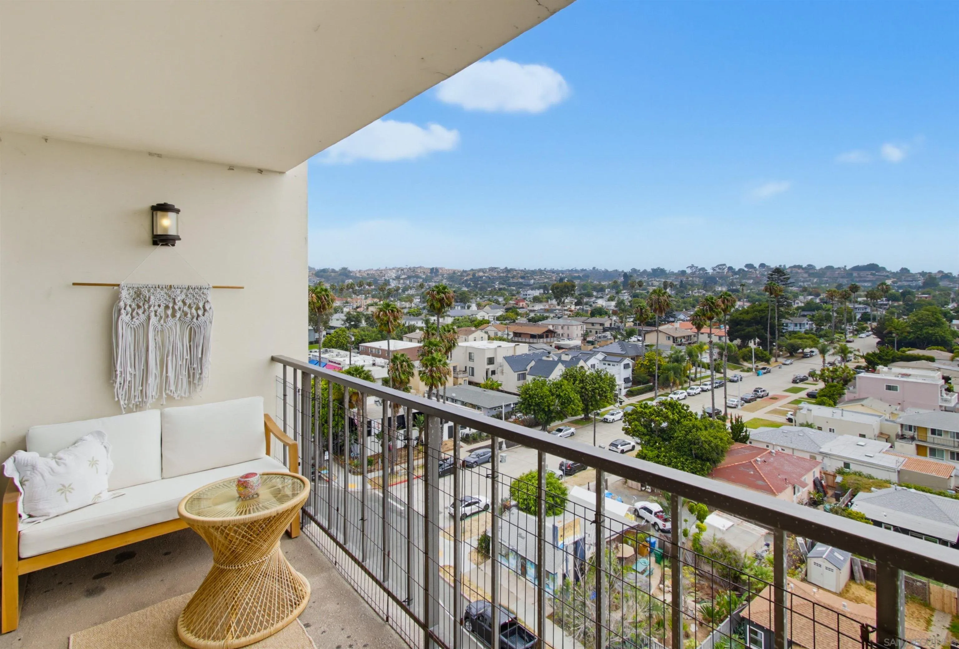 https://cdn.realtyfeed.com/cdn/127/260018907/6382328a94e5634612dc58aaf4f70ed5.webp