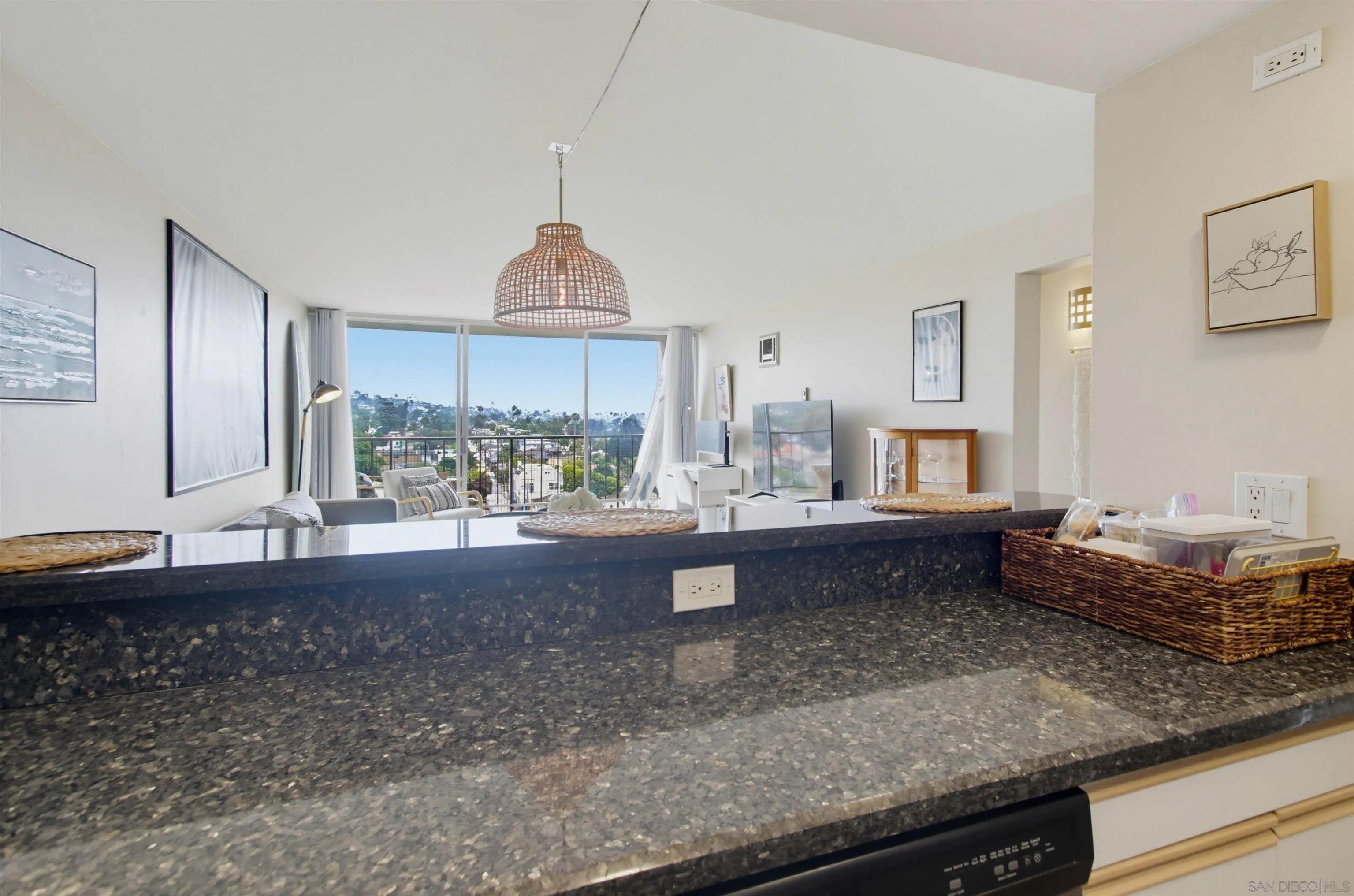 https://cdn.realtyfeed.com/cdn/127/260018907/8564dc428cfbc370525d107c9b471f27.webp