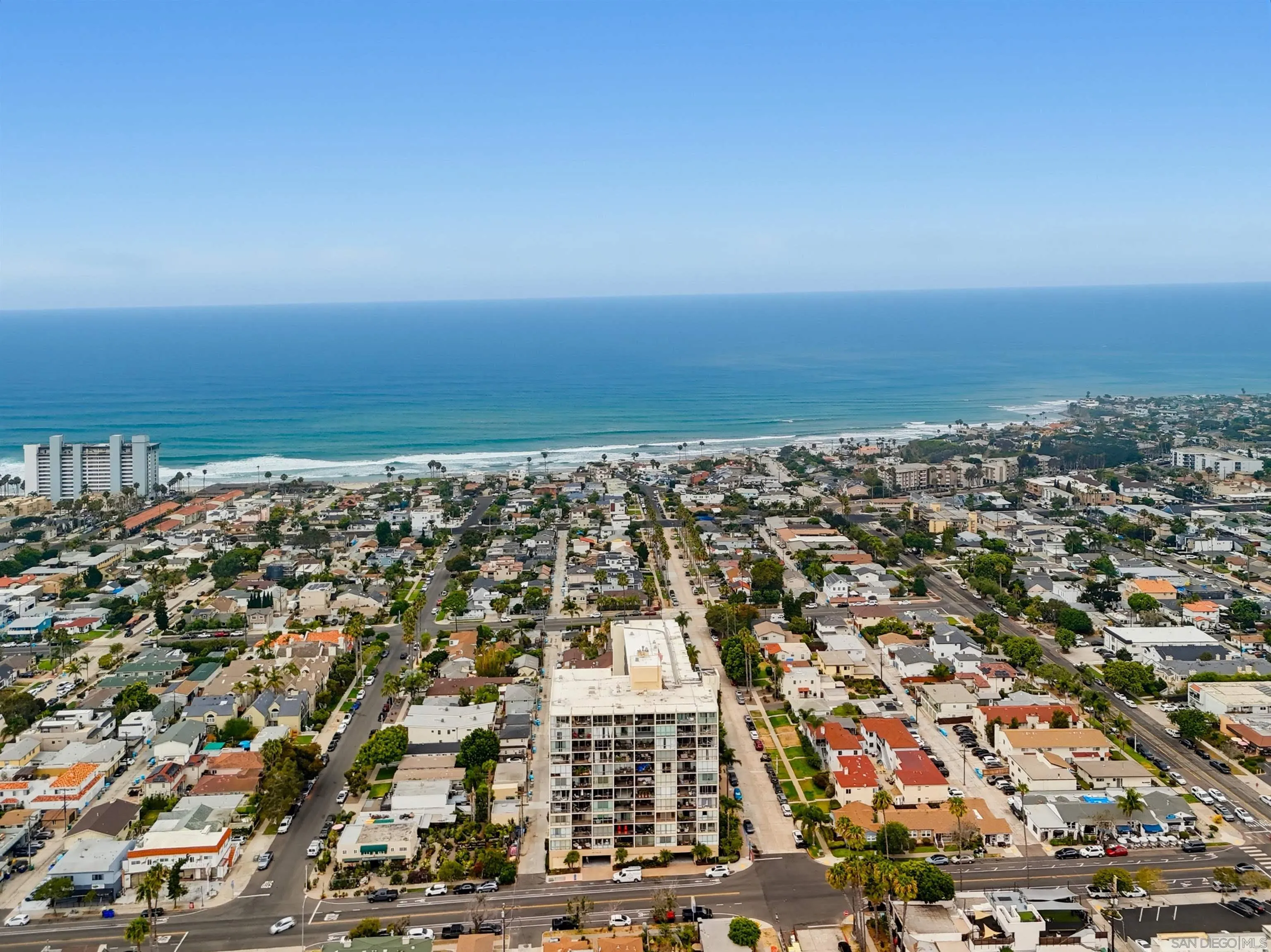 https://cdn.realtyfeed.com/cdn/127/260018907/945595f9dde70d2a35524389df2316b7.webp