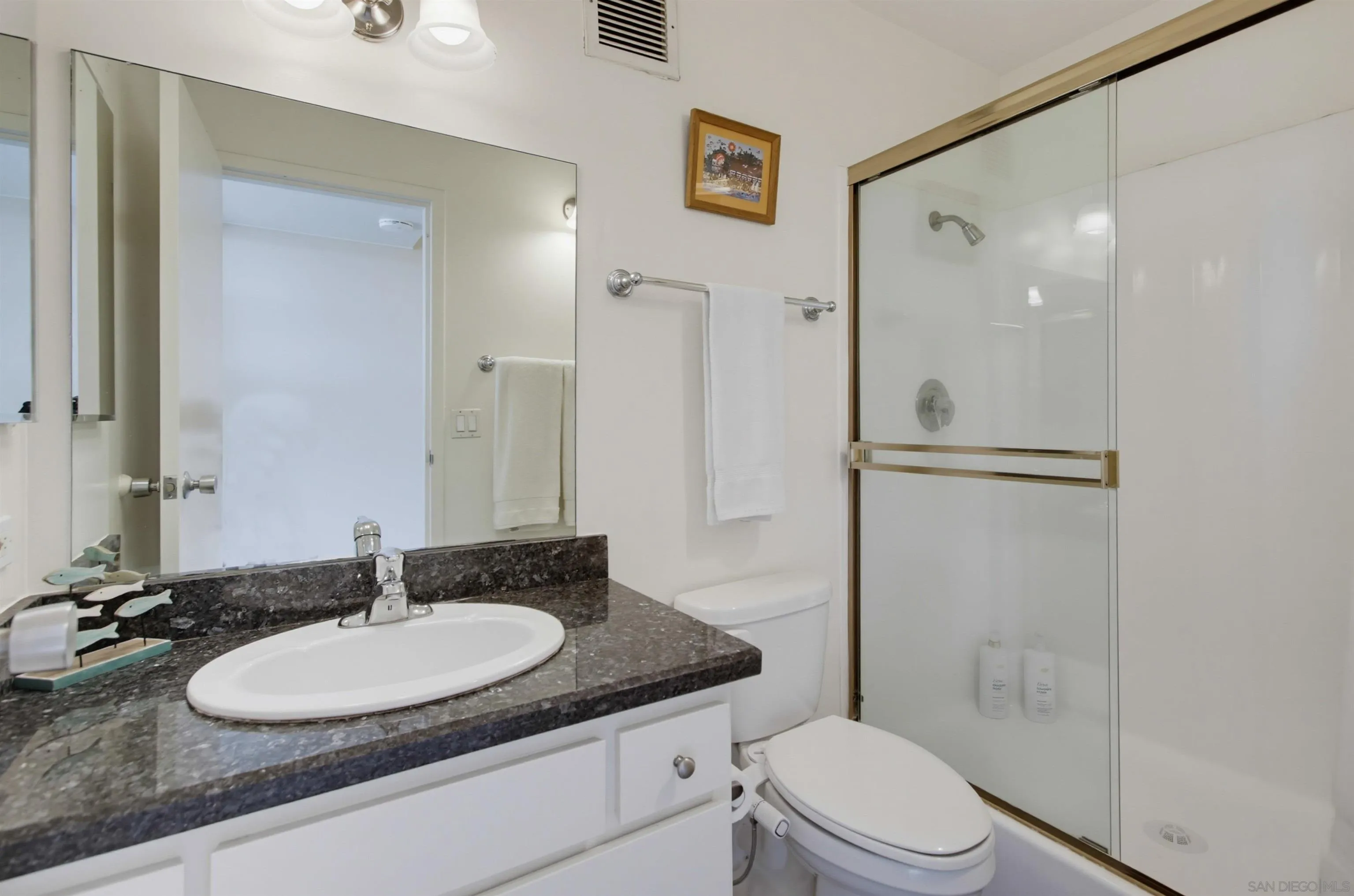 https://cdn.realtyfeed.com/cdn/127/260018907/b1bb38f03ecf189dde6adabdfd9a1a0e.webp