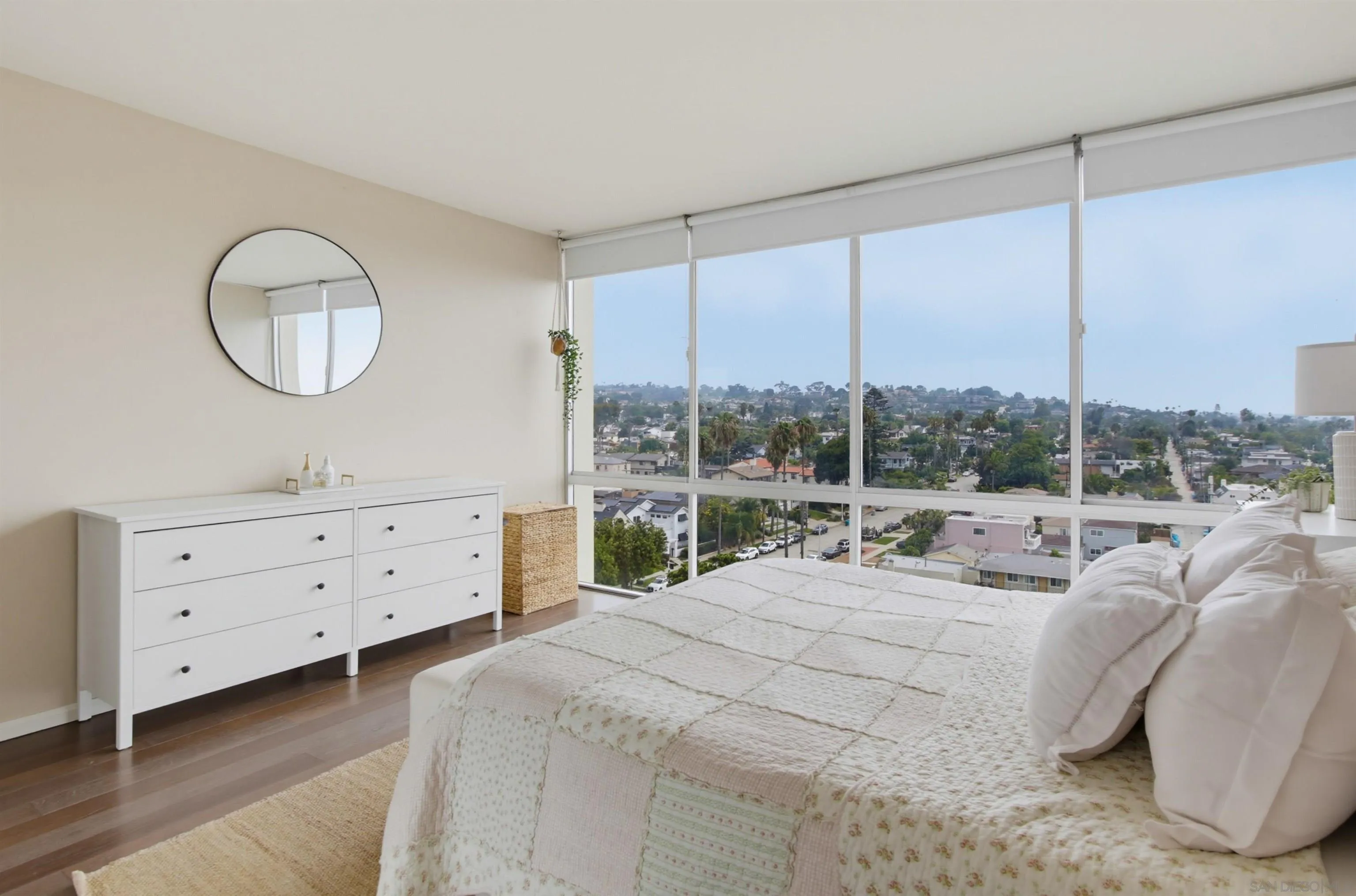 https://cdn.realtyfeed.com/cdn/127/260018907/ba03b718a99d444d9e75eb2fd97d4e95.webp