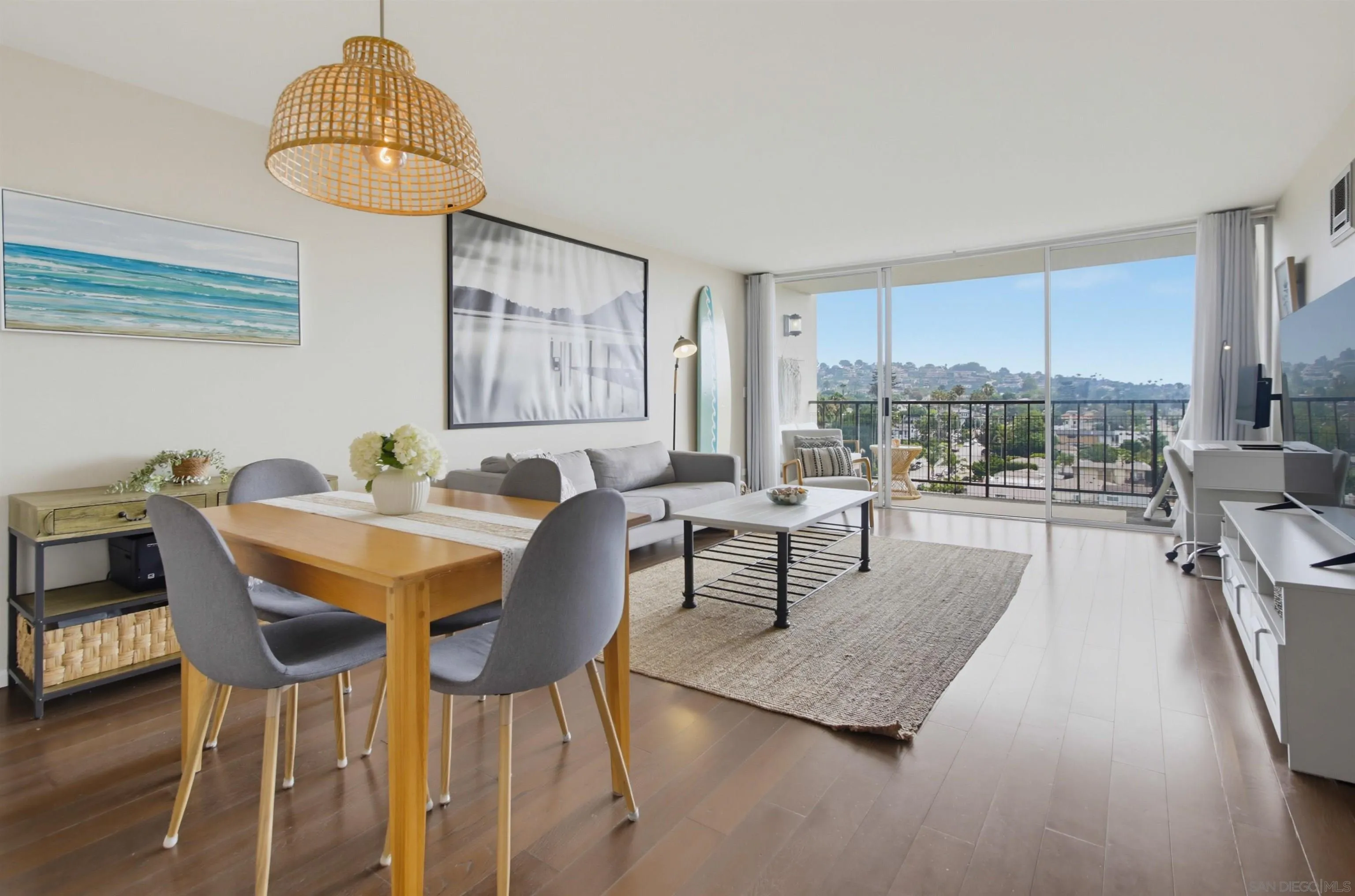 https://cdn.realtyfeed.com/cdn/127/260018907/d8da4458512b6280d2820bc70683c4db.webp