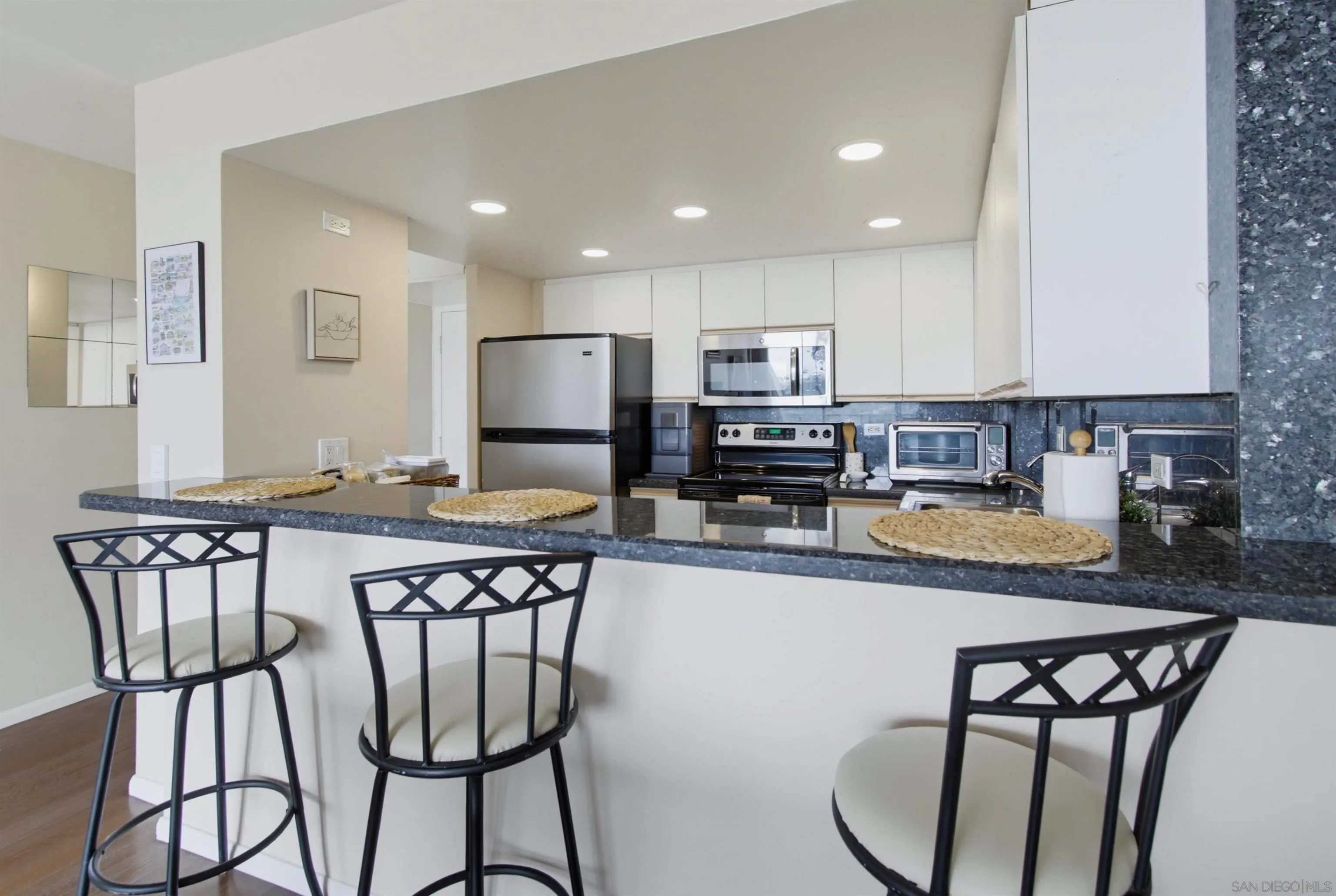 https://cdn.realtyfeed.com/cdn/127/260018907/d9fdba31f21dd020a4198a944a2902e2.webp