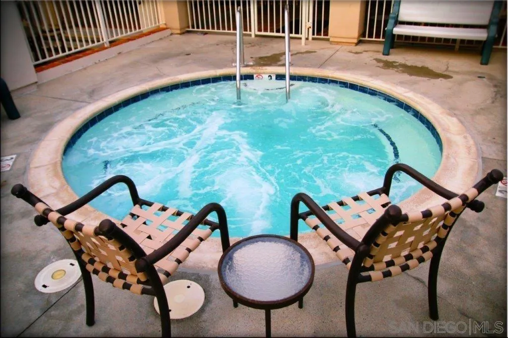 https://cdn.realtyfeed.com/cdn/127/260018909/47f0549d160b5dc931e0a80effdda8bd.webp
