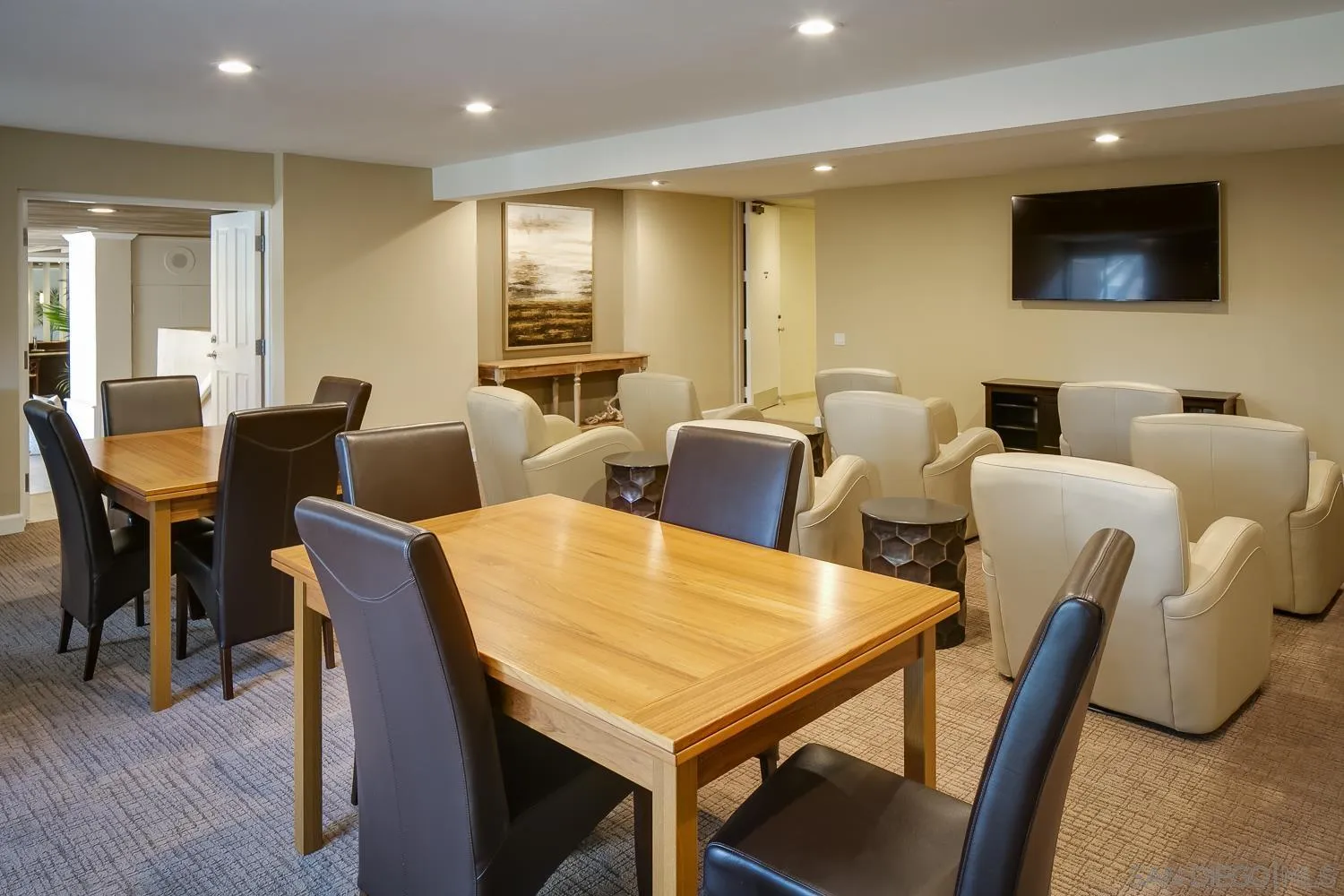 https://cdn.realtyfeed.com/cdn/127/260018912/b88d06ea0bc43289c3d71884a219b970.webp