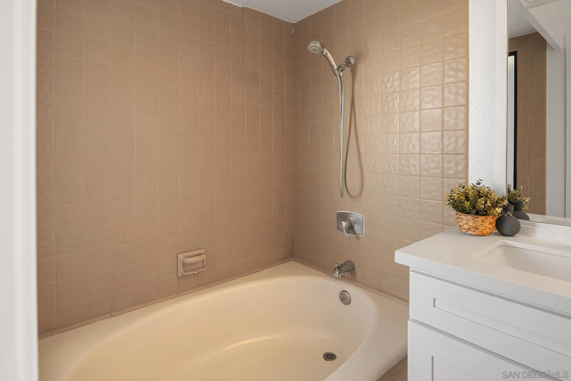 Photo #35: 260018917 Listing: Photo #35