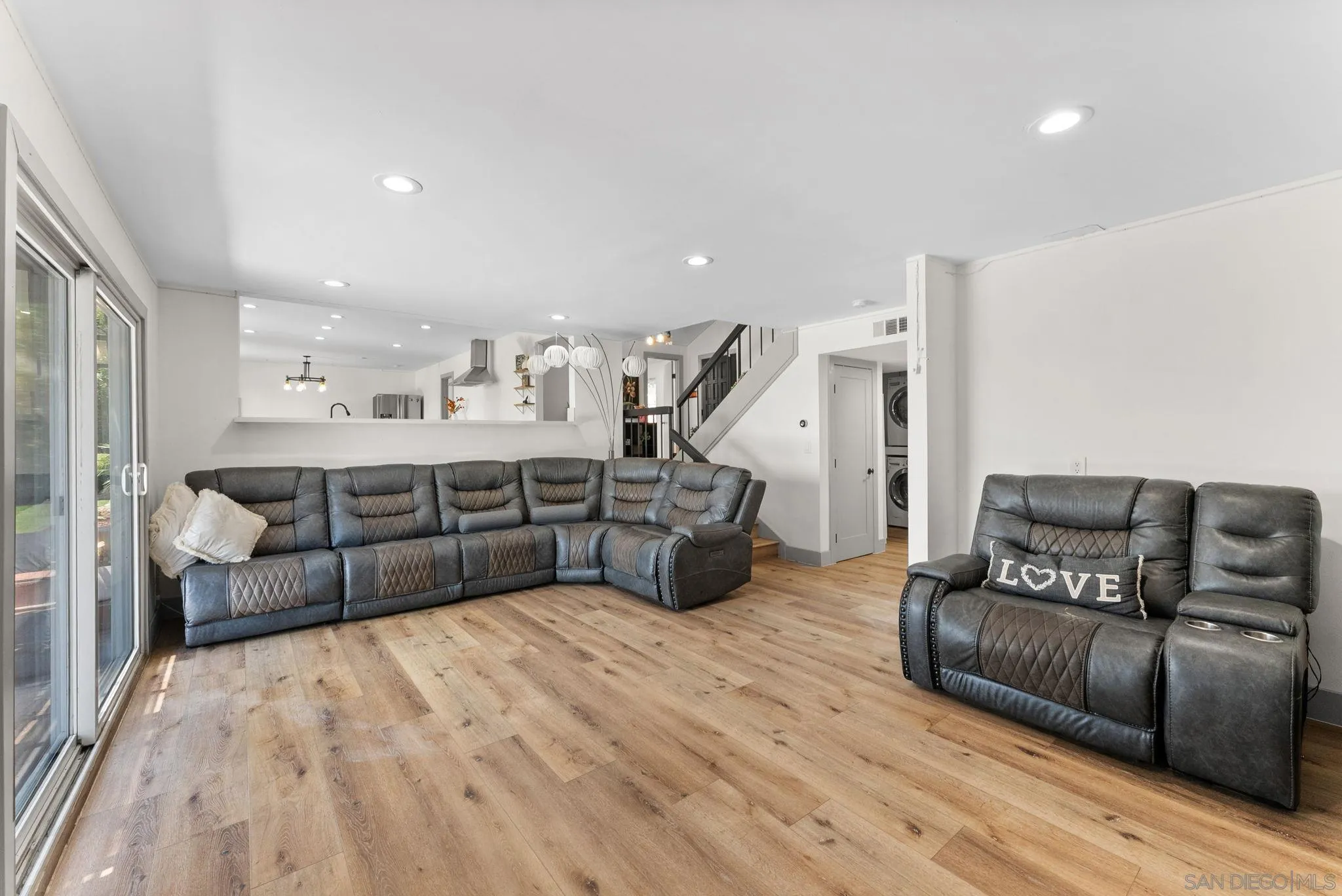https://cdn.realtyfeed.com/cdn/127/260018921/169de900219684d449844388b8e6afb3.webp