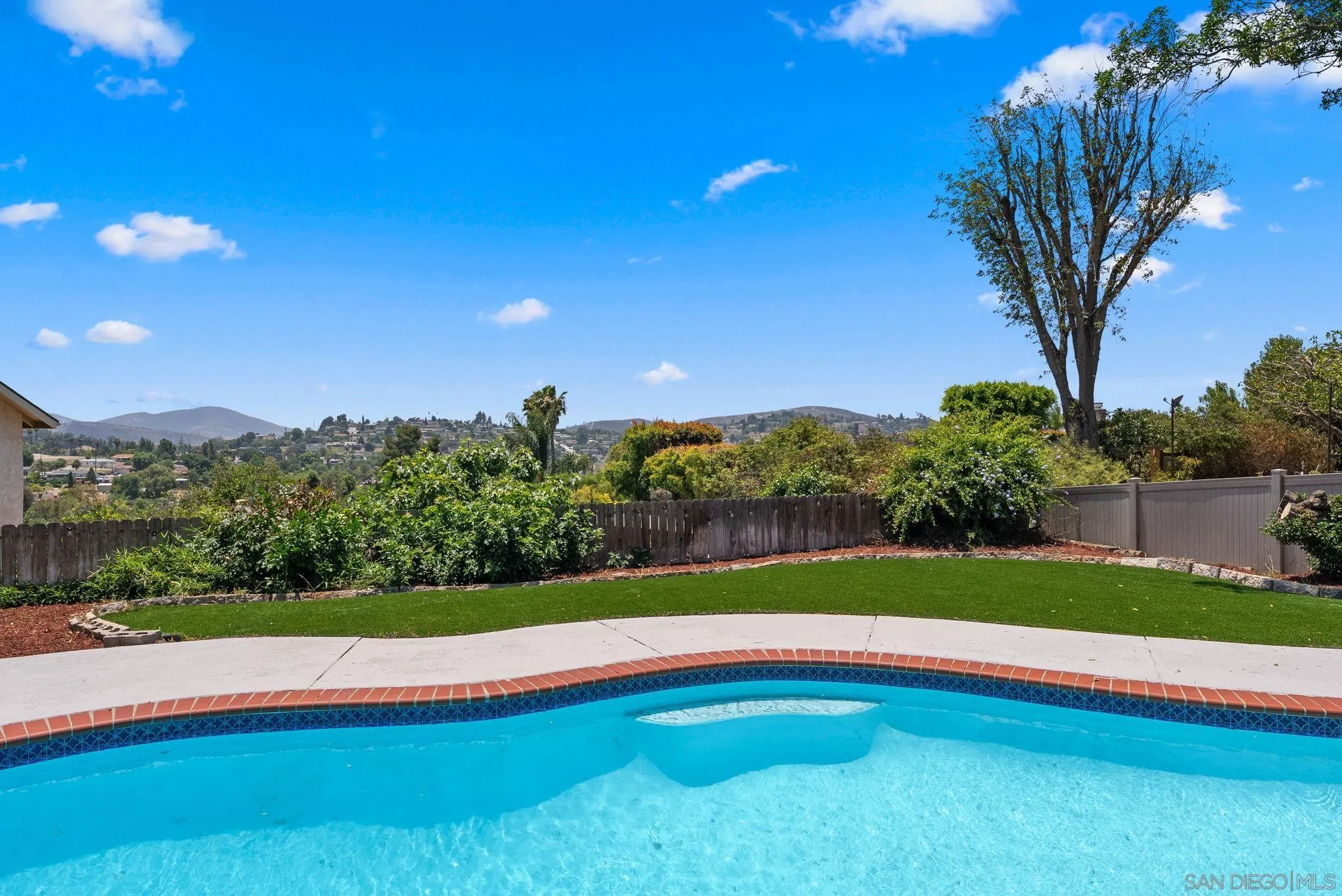 https://cdn.realtyfeed.com/cdn/127/260018921/3e506e49bc8a52d2ecc96757a87fd6e6.webp