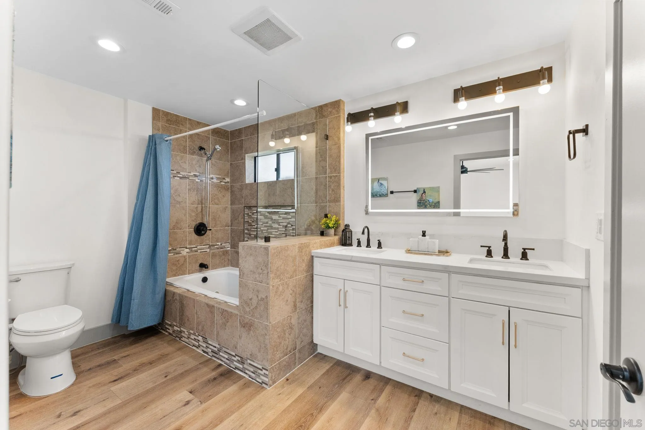 https://cdn.realtyfeed.com/cdn/127/260018921/40a2a1846629ee46a954c9e9d10cb2ff.webp
