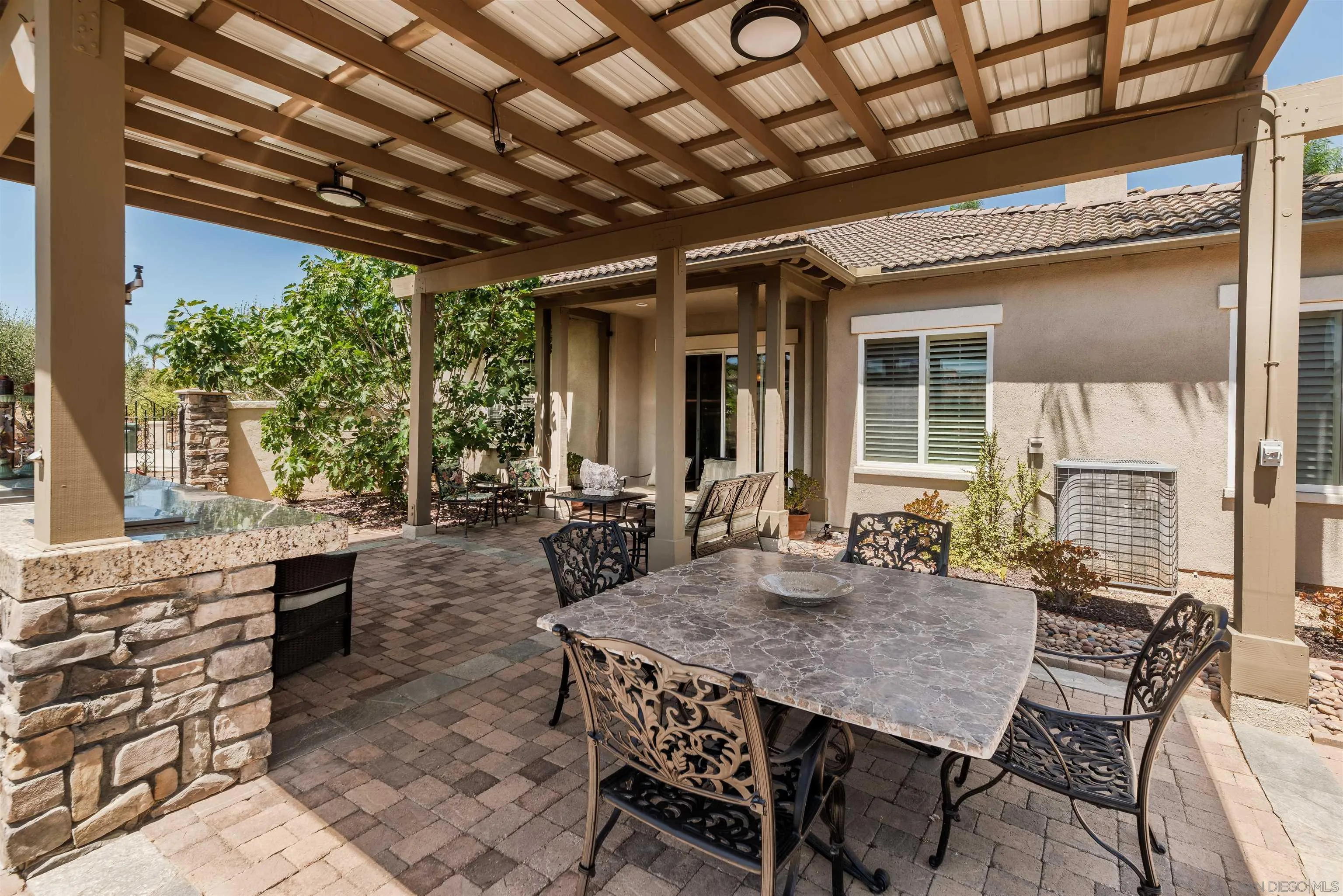 https://cdn.realtyfeed.com/cdn/127/260018926/01fd36df877b1636ea440b2db3e72424.webp