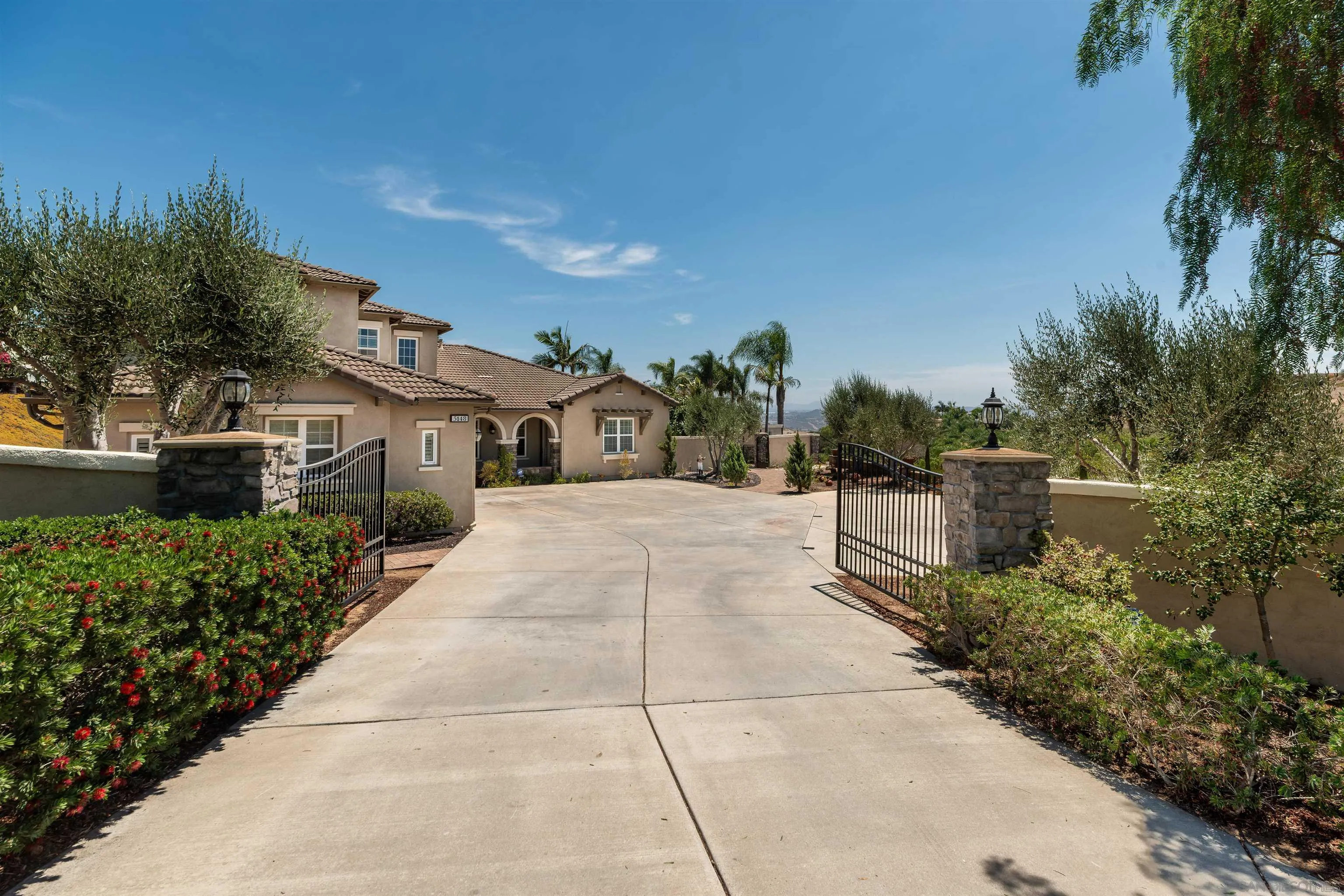 https://cdn.realtyfeed.com/cdn/127/260018926/136e3028bcaeb860b661ab12d796a924.webp