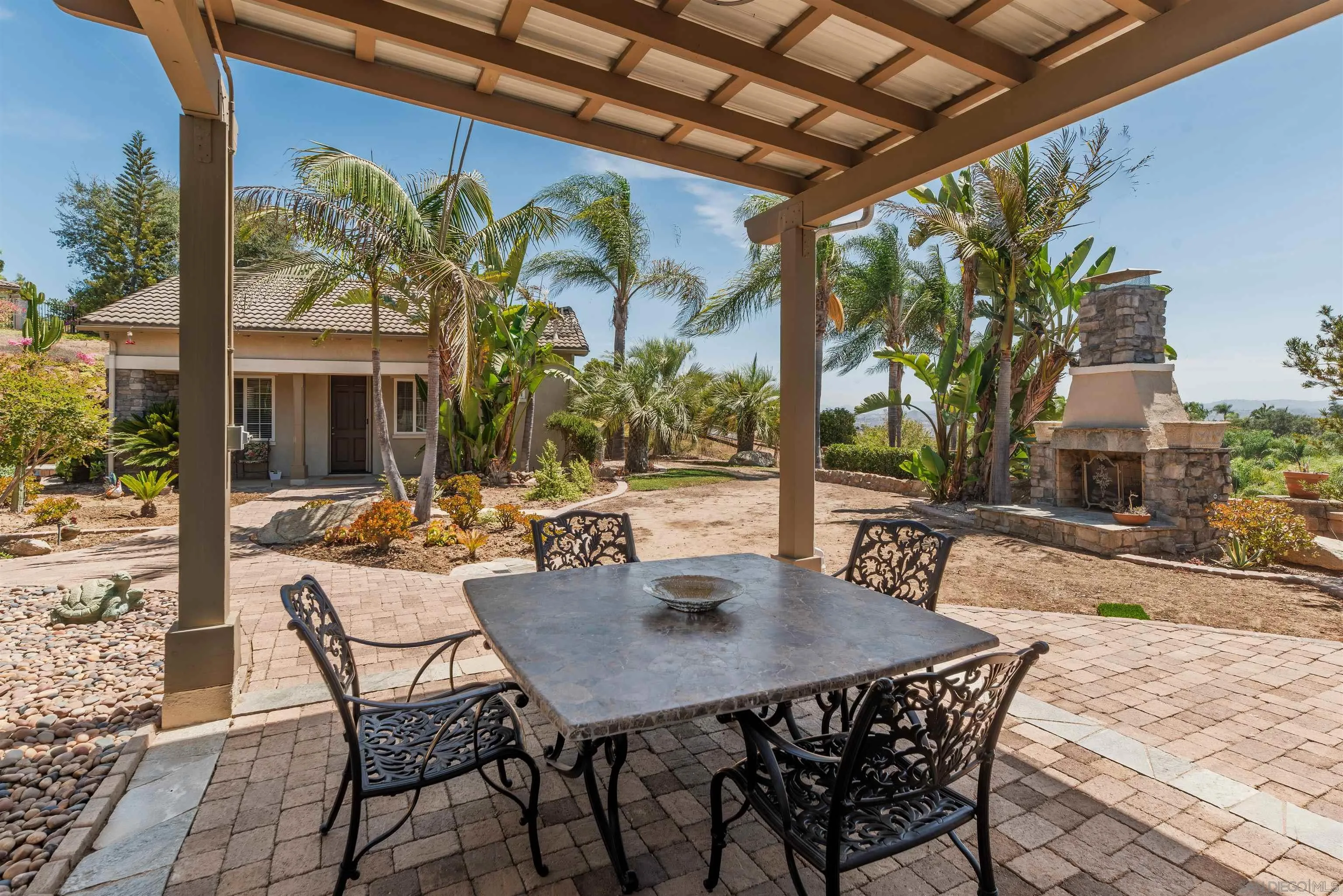 https://cdn.realtyfeed.com/cdn/127/260018926/5bd43bfdee39144f929759e09773f8ed.webp