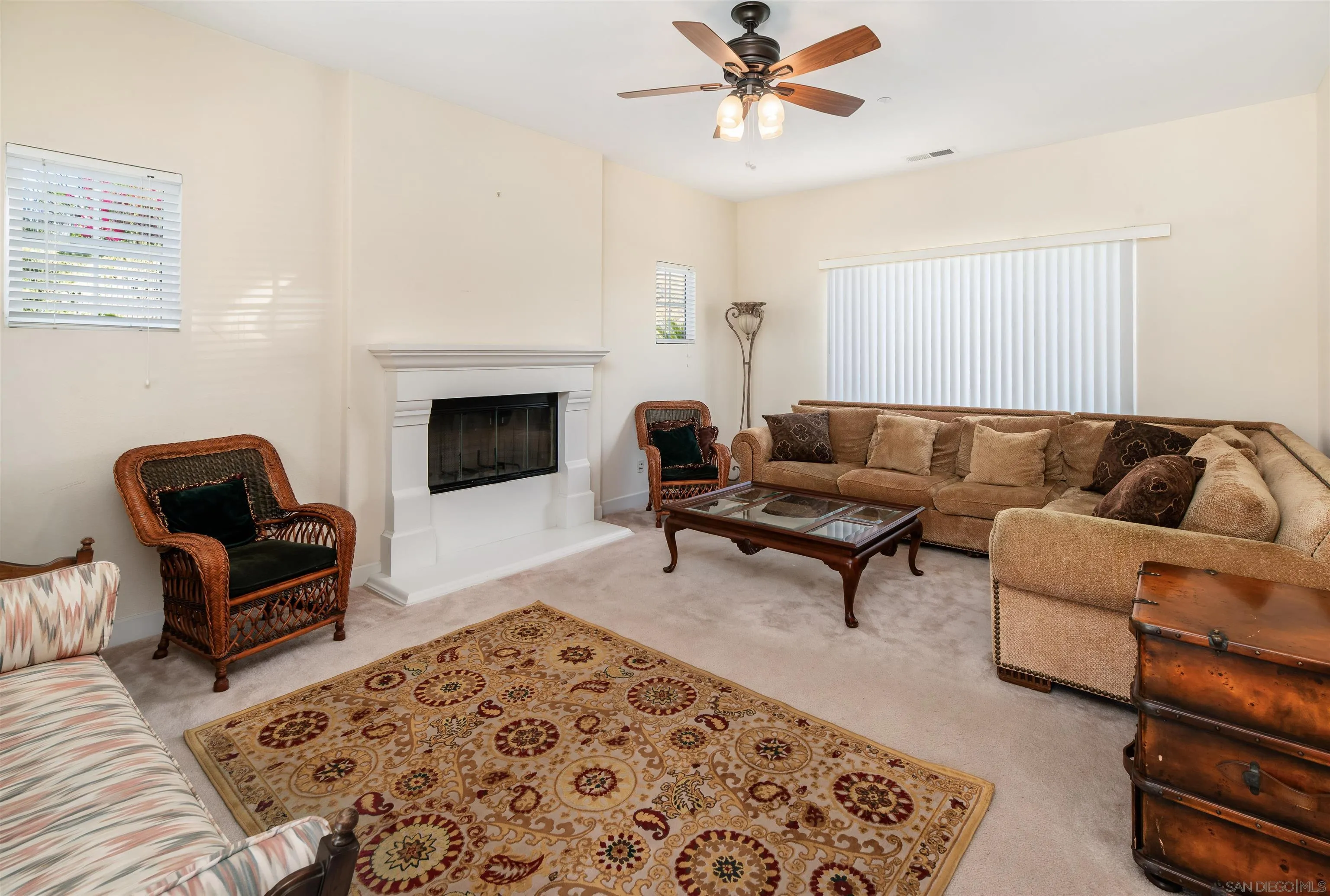 https://cdn.realtyfeed.com/cdn/127/260018926/6ac19994b69552b6fcff291d11f795e9.webp
