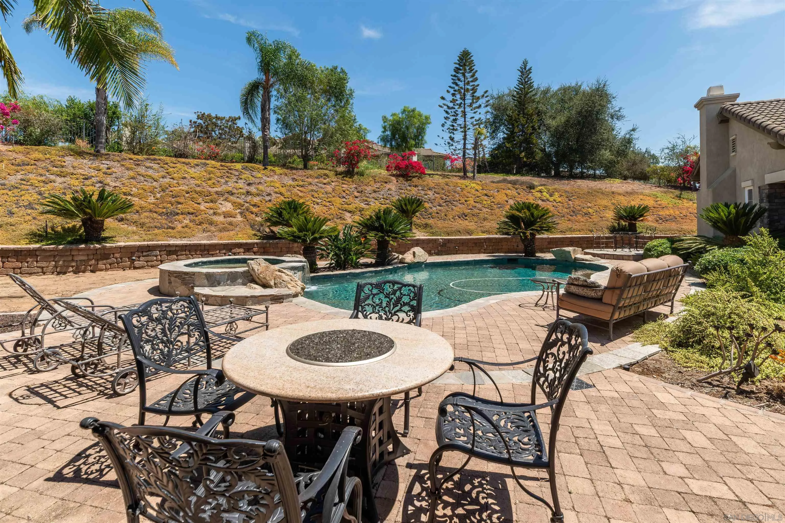 https://cdn.realtyfeed.com/cdn/127/260018926/701a470af038c5554aa12ed35dc58ca7.webp