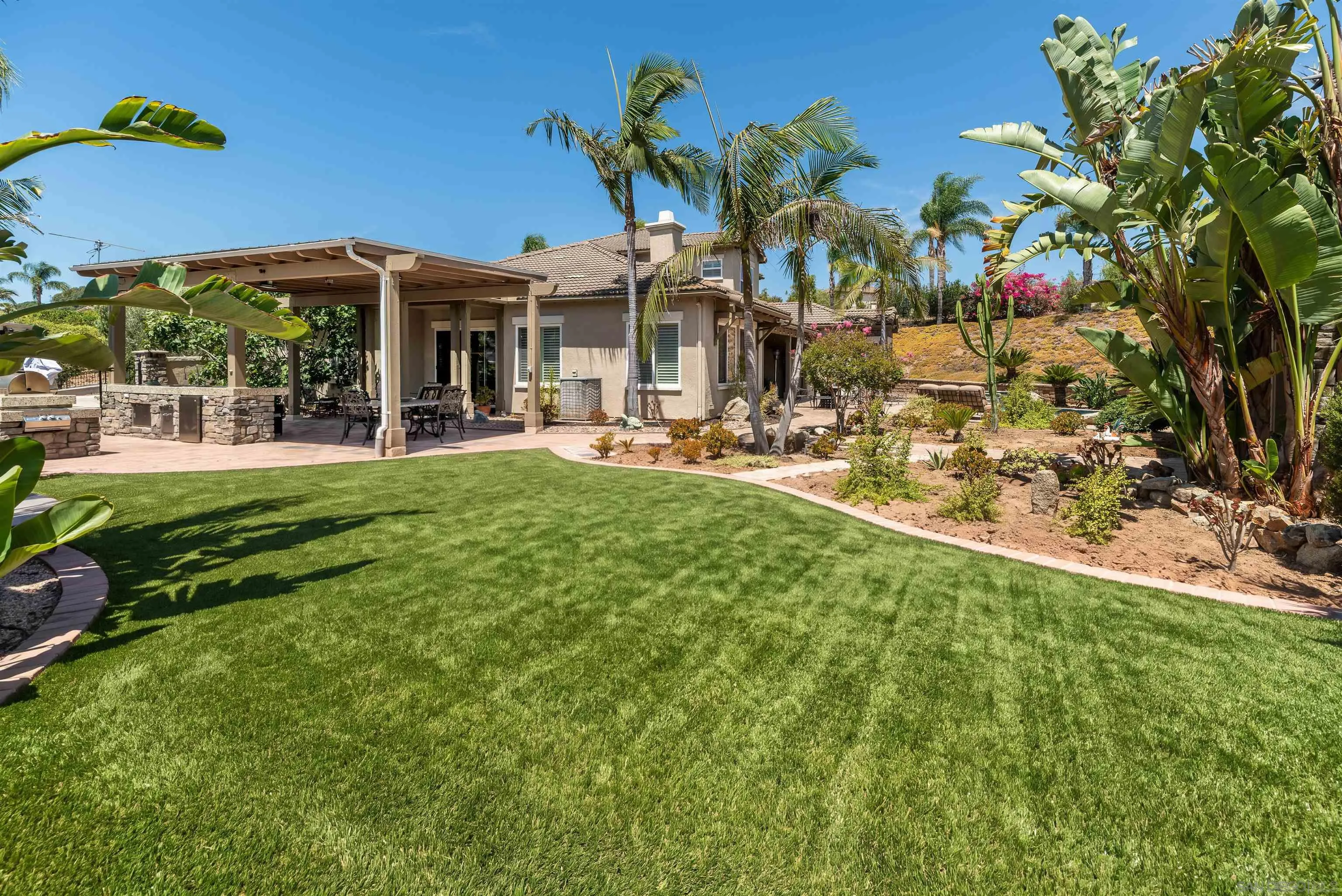 https://cdn.realtyfeed.com/cdn/127/260018926/7388ec1a3228748aefe03041cb019dc6.webp