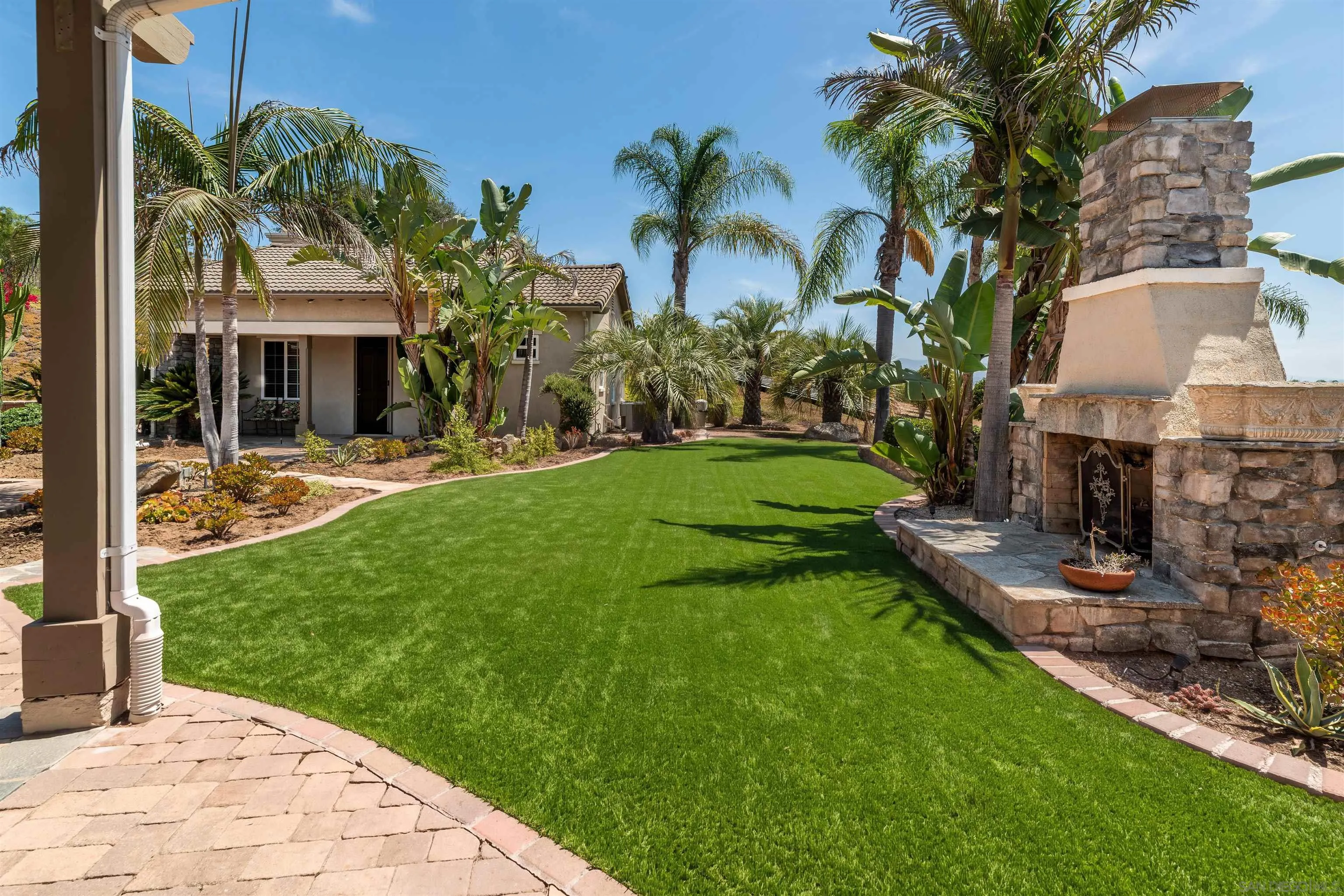 https://cdn.realtyfeed.com/cdn/127/260018926/7712829db5fb89e81c48e2d8b29a9fe4.webp
