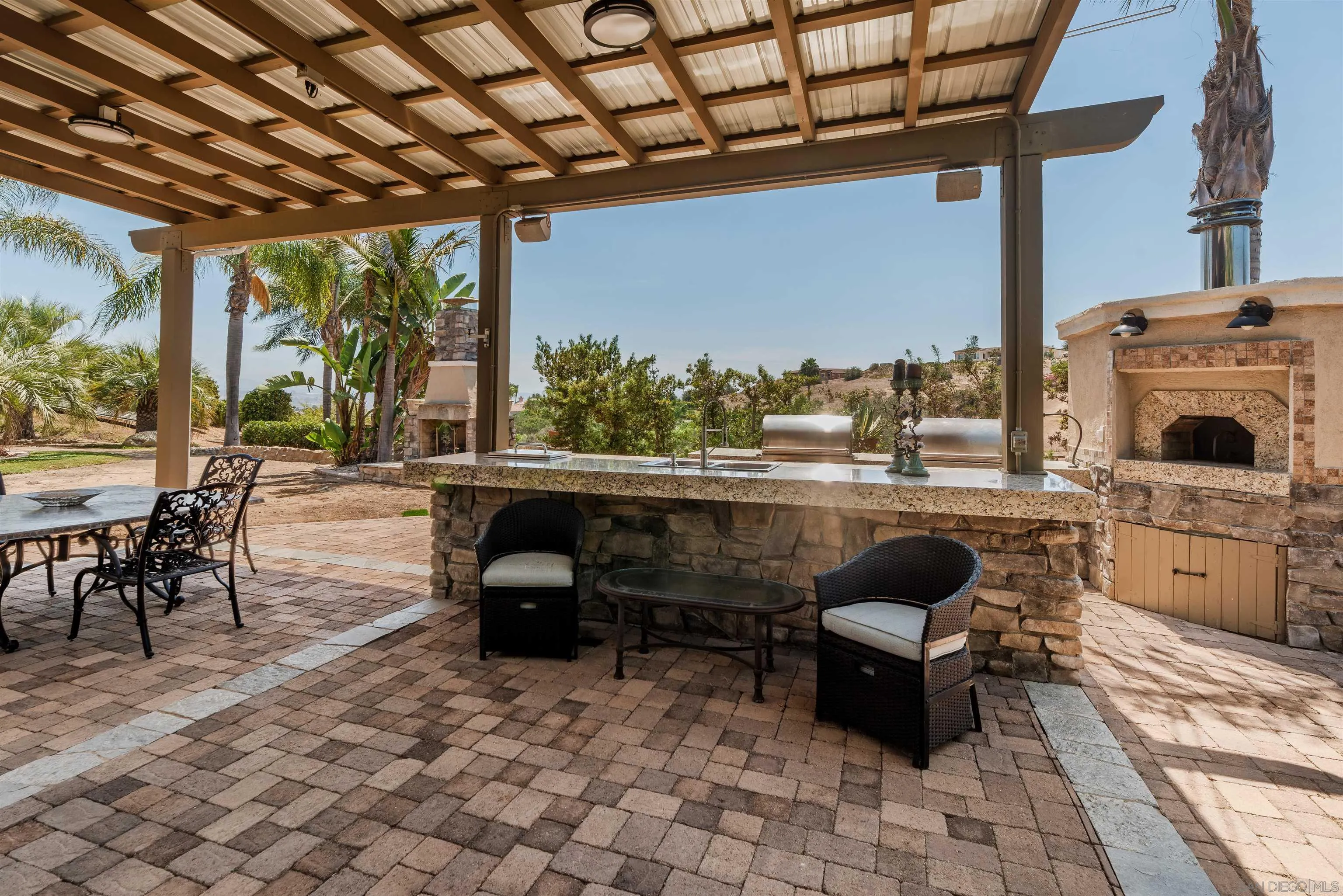 https://cdn.realtyfeed.com/cdn/127/260018926/82c86f537169c2814878318cf7222a62.webp