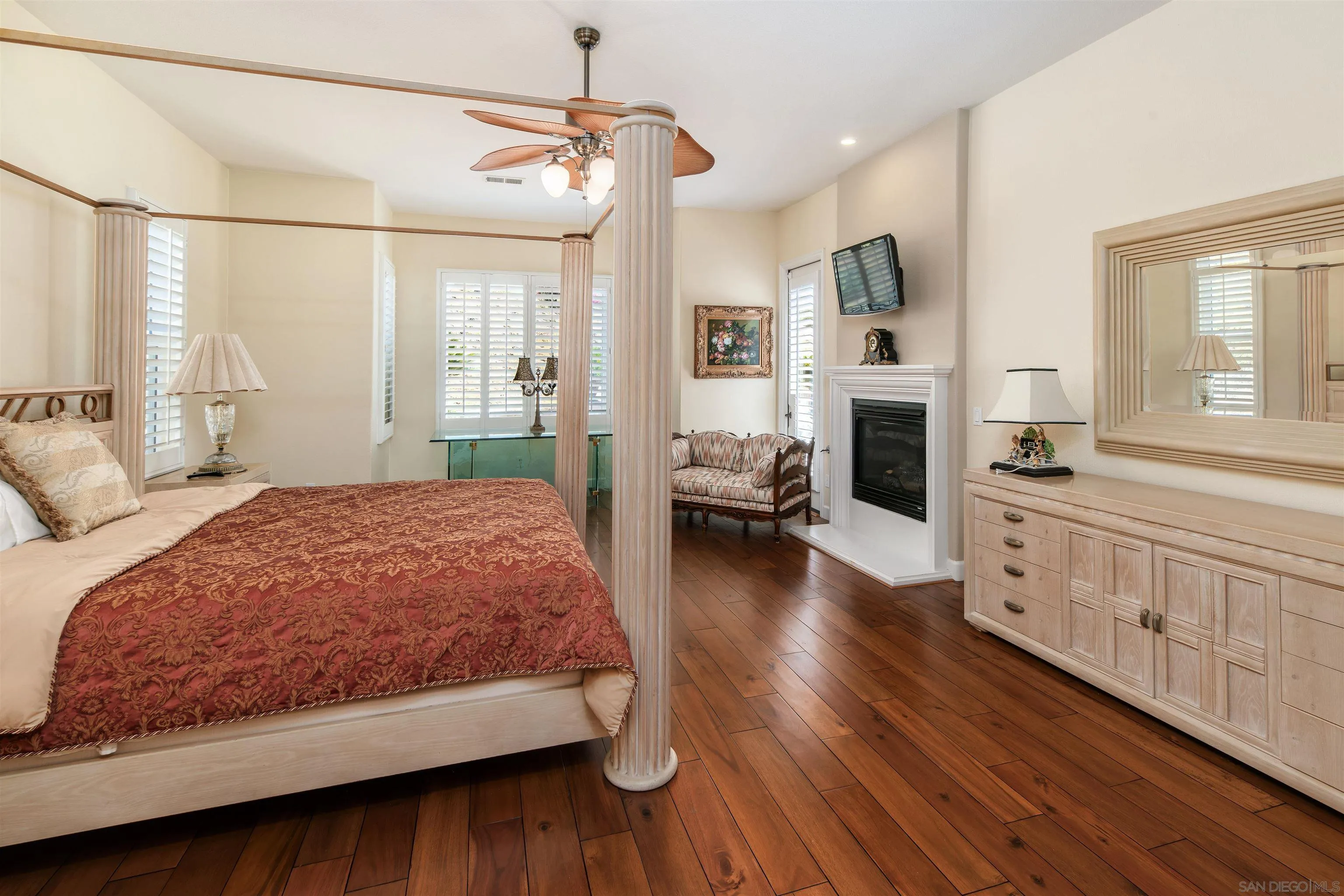 https://cdn.realtyfeed.com/cdn/127/260018926/89d638e8531b3d09f3f72e106b9740c3.webp