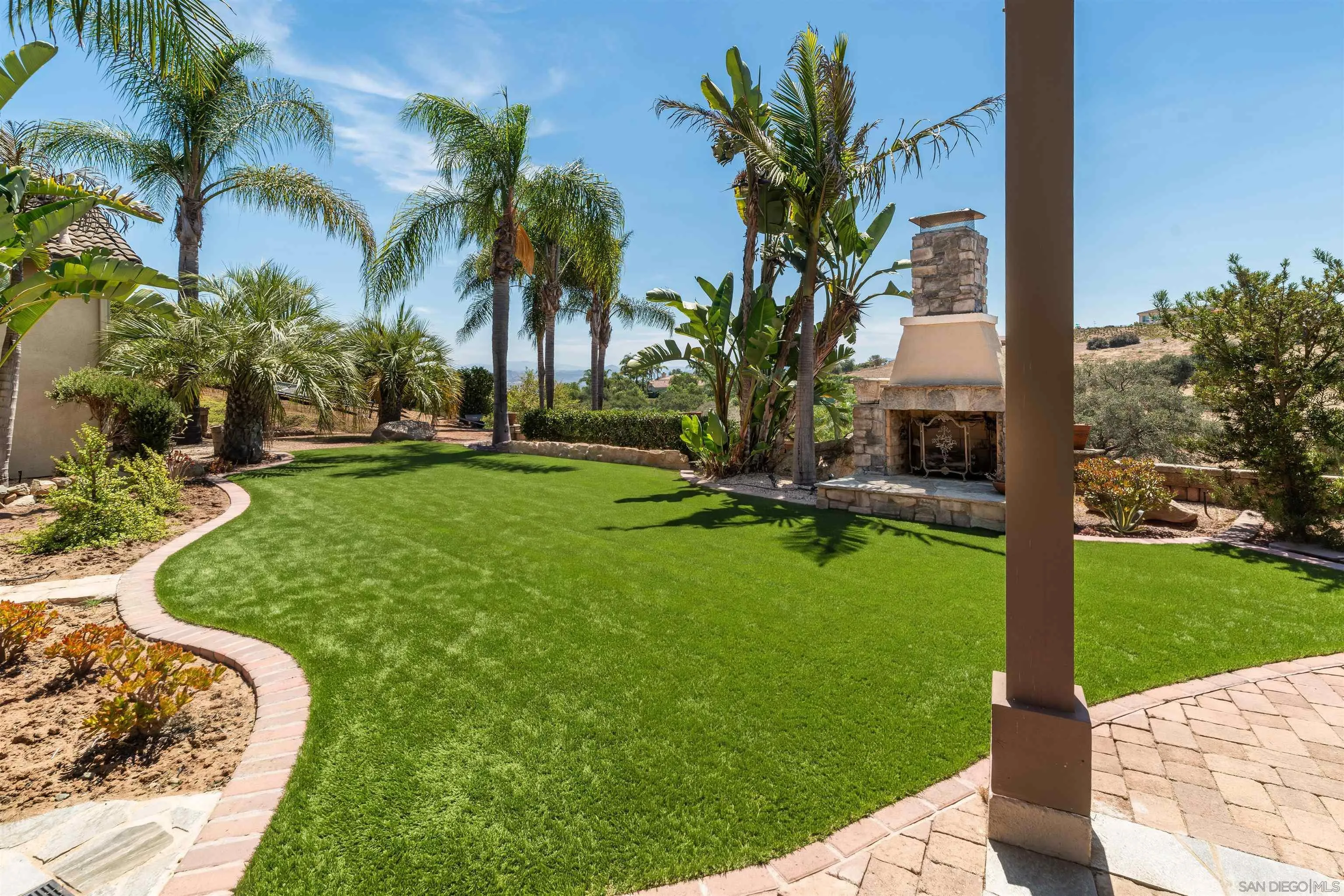 https://cdn.realtyfeed.com/cdn/127/260018926/a4104c7ff71e9af5afb21c93f4a745bd.webp