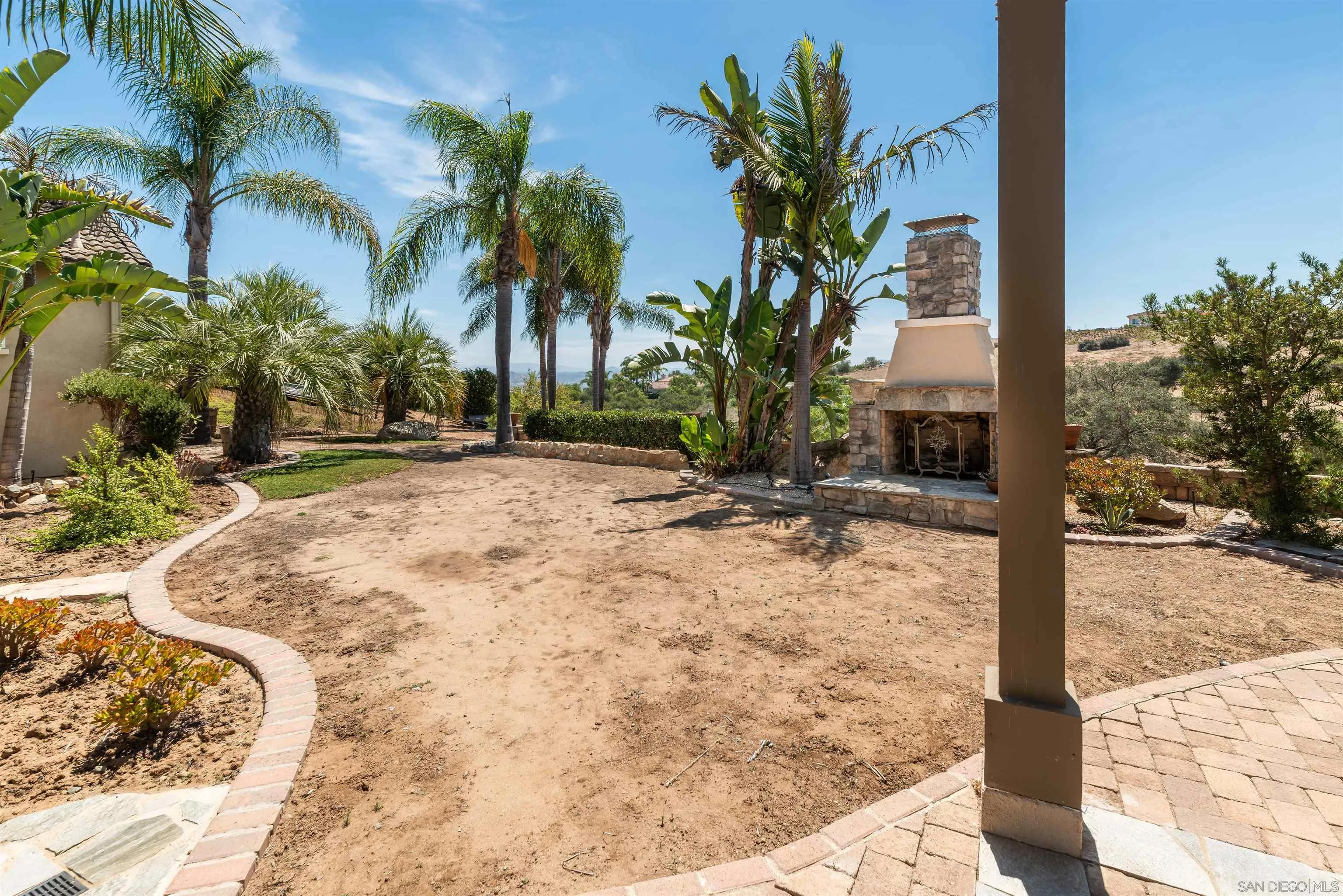 https://cdn.realtyfeed.com/cdn/127/260018926/c28ab2874676e1c82642212c803d9c0c.webp