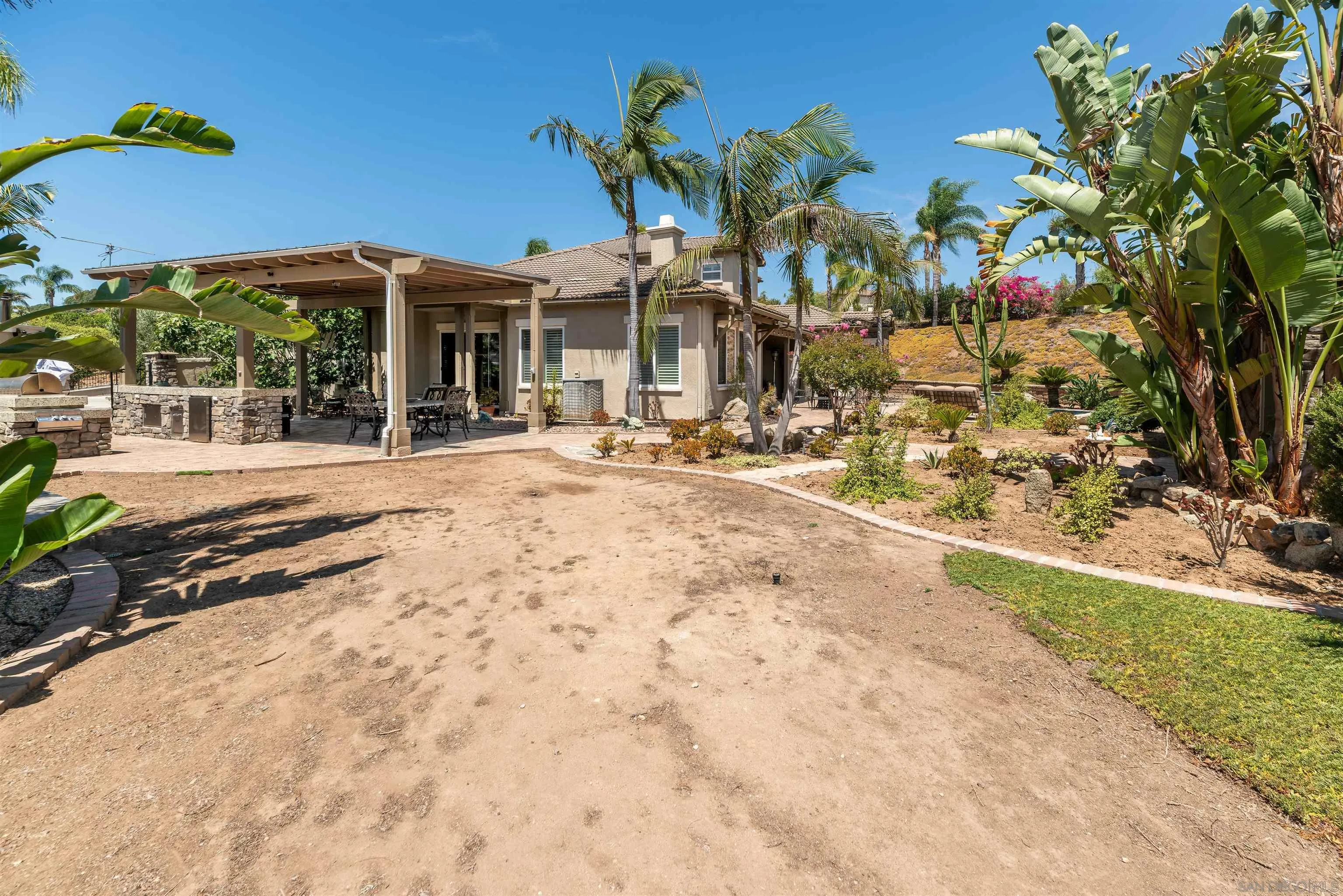 https://cdn.realtyfeed.com/cdn/127/260018926/ed82ca82953f68d27b8200633bfc01c3.webp