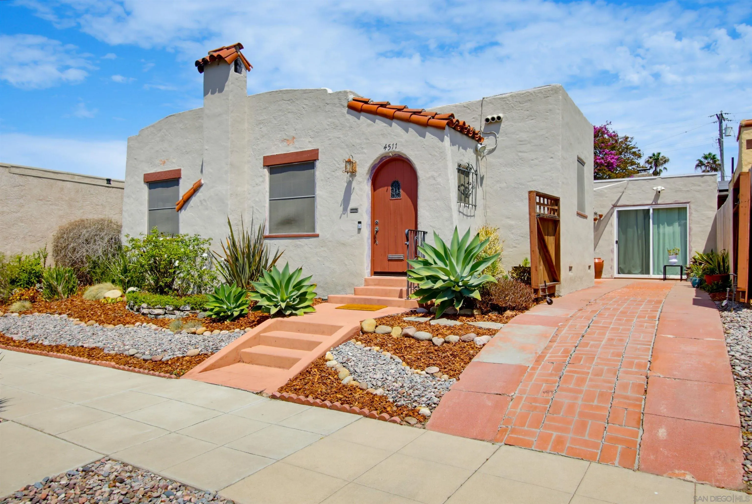 San Diego, CA 92116