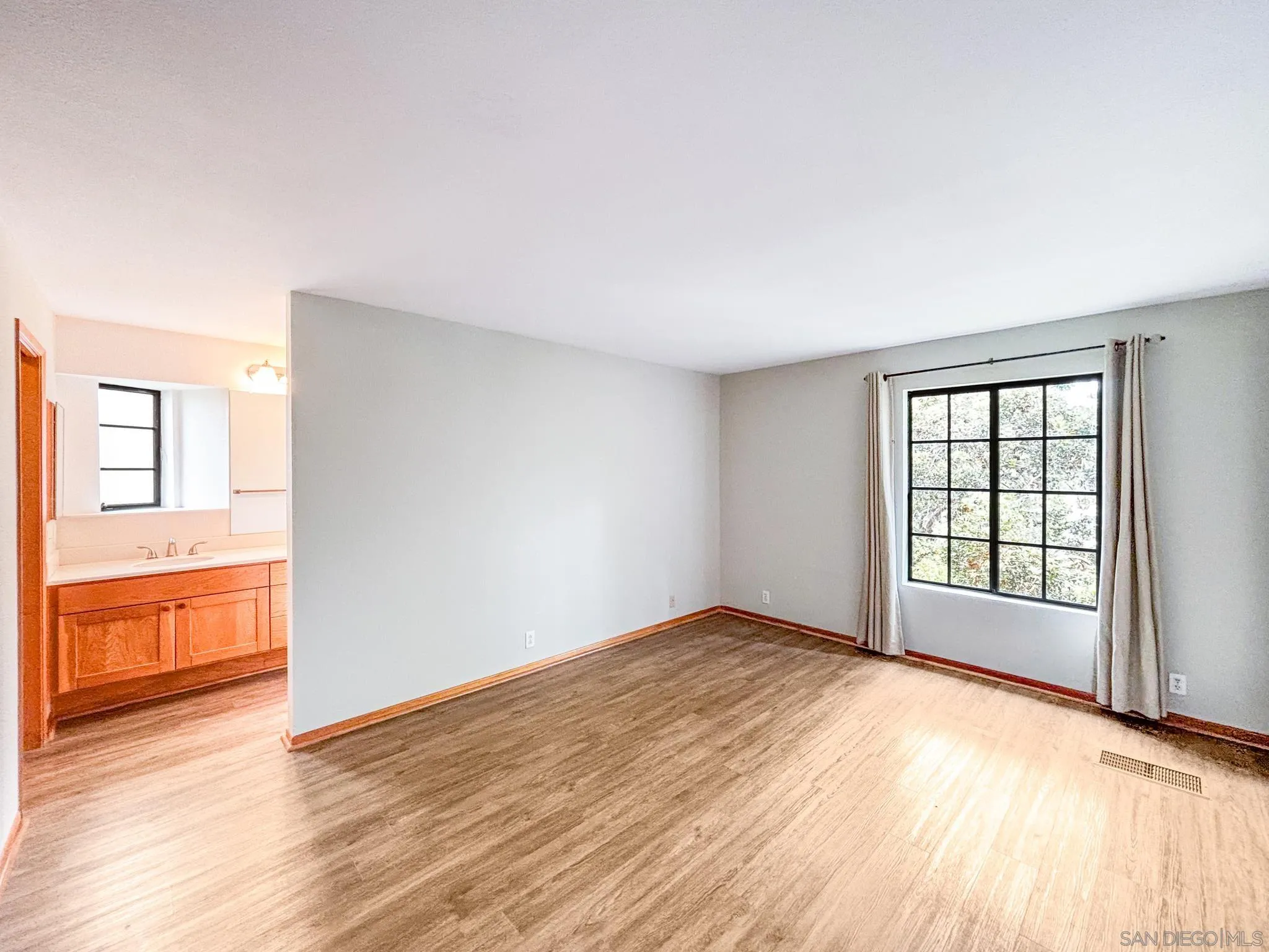 Photo #18: 260018929 Listing: Photo #18