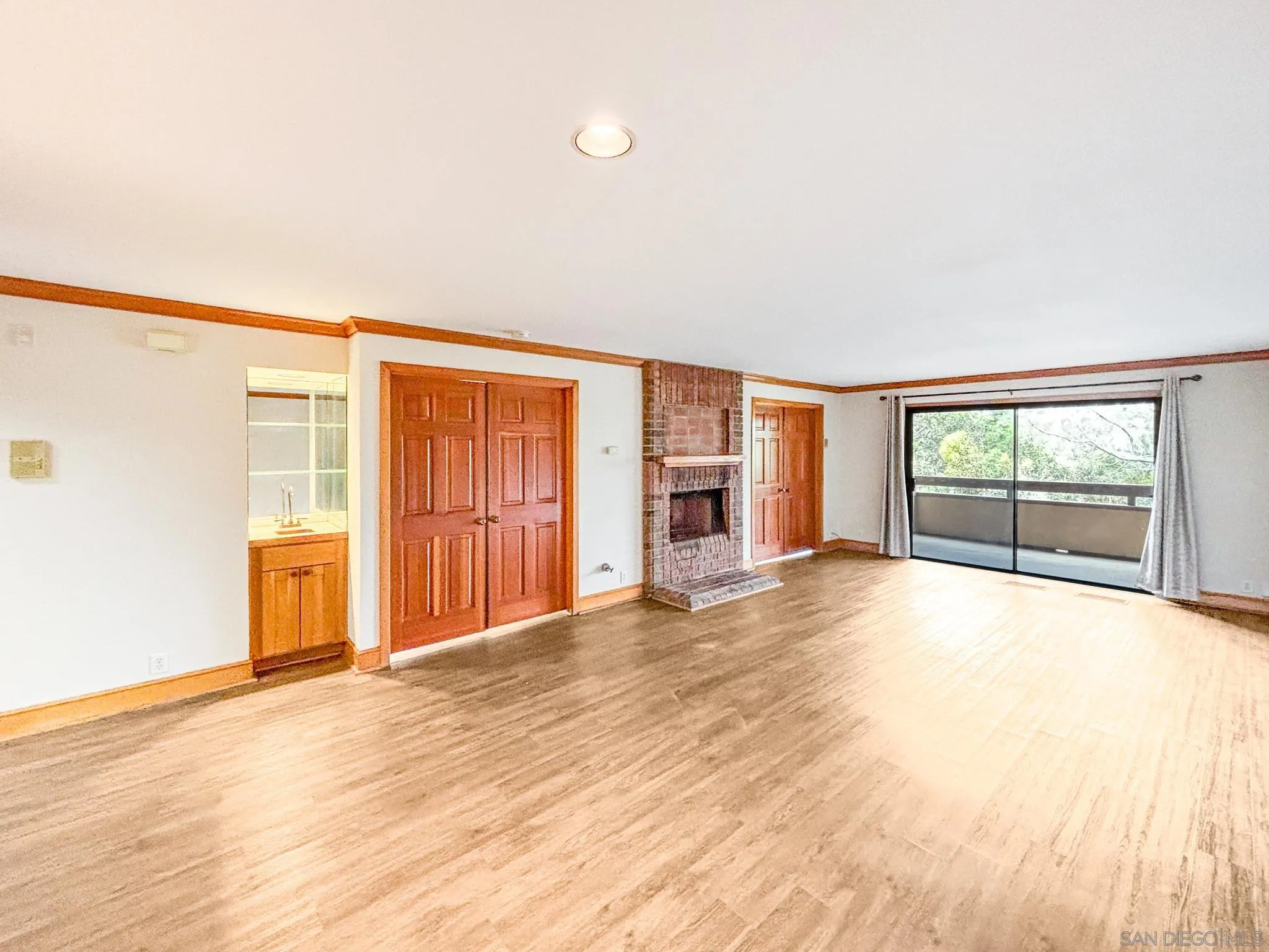 Photo #8: 260018929 Listing: Photo #8