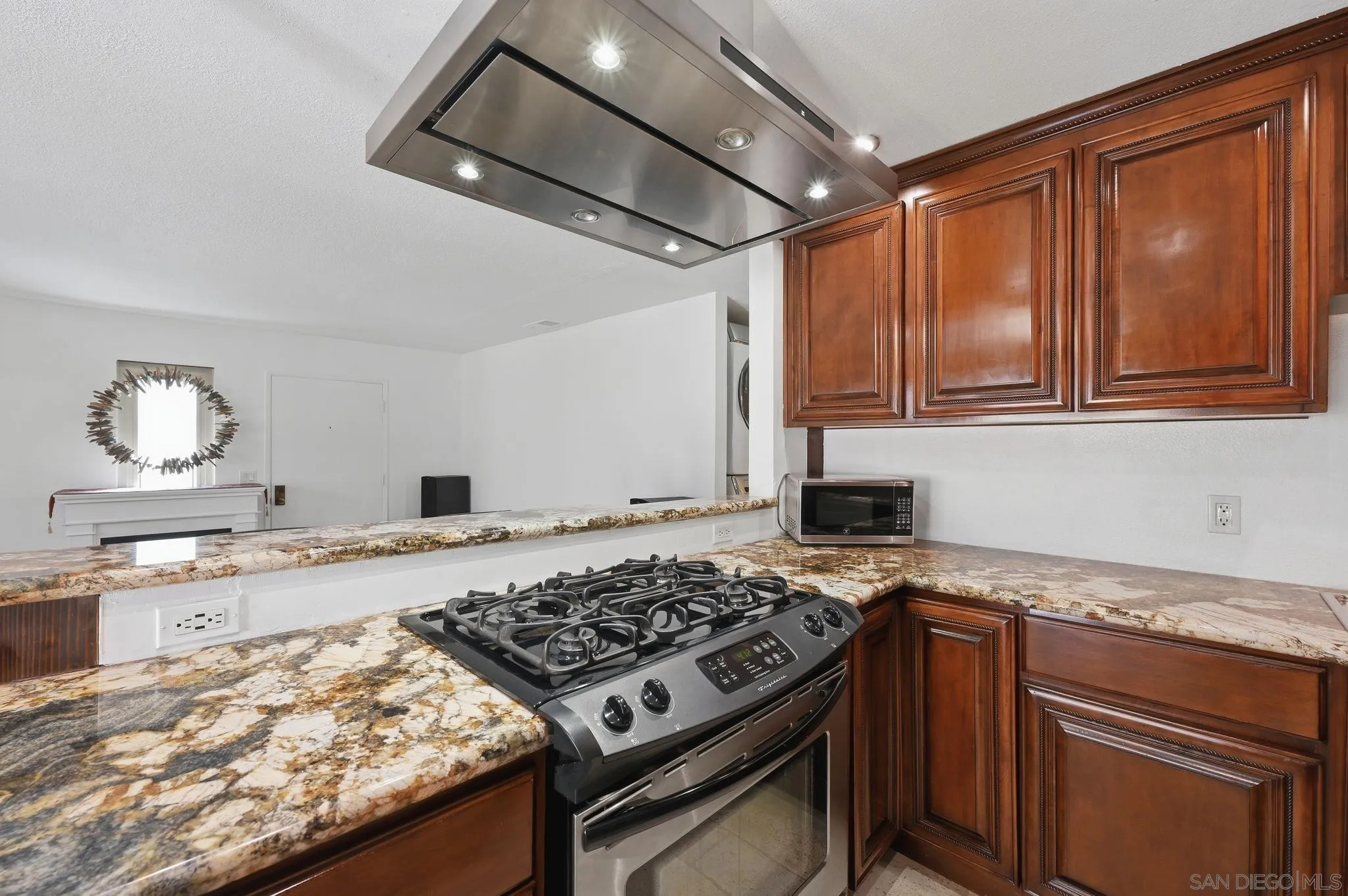 Photo #9: 260018930 Listing: Photo #9