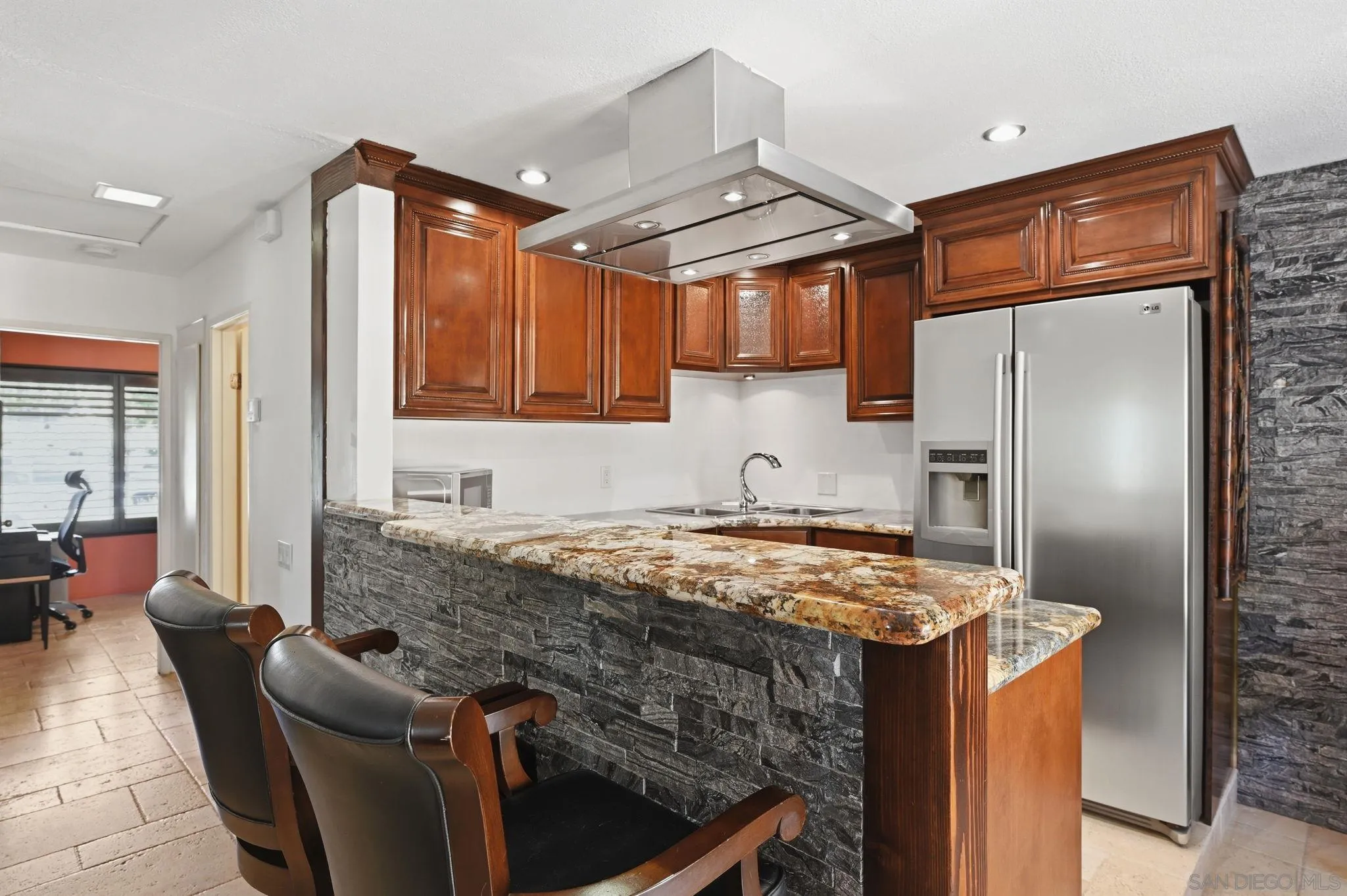 Photo #13: 260018930 Listing: Photo #13