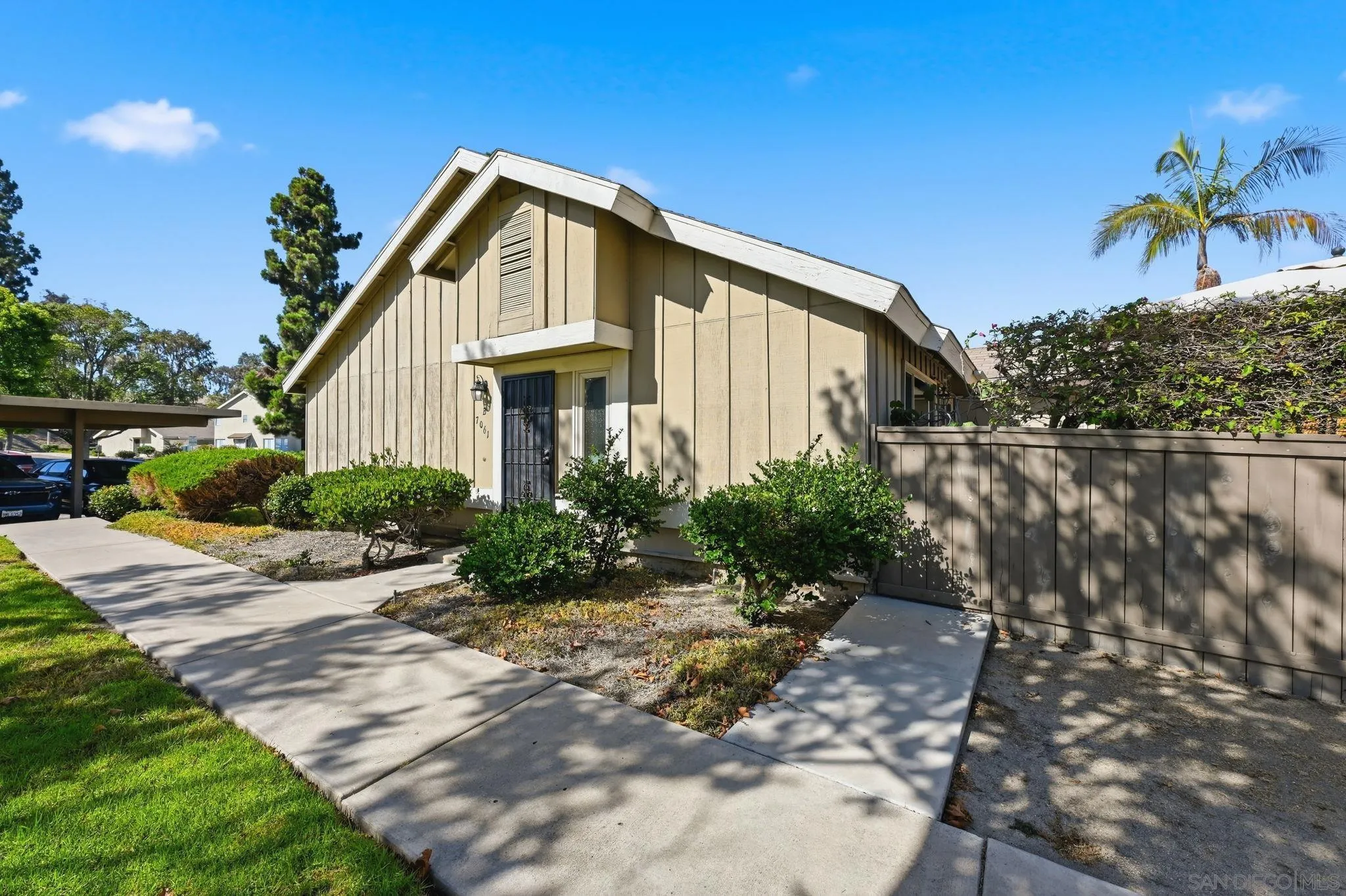 7061 Appian Dr Unit B, San Diego, CA 92139 - Photo 2 of 32, San Diego, CA