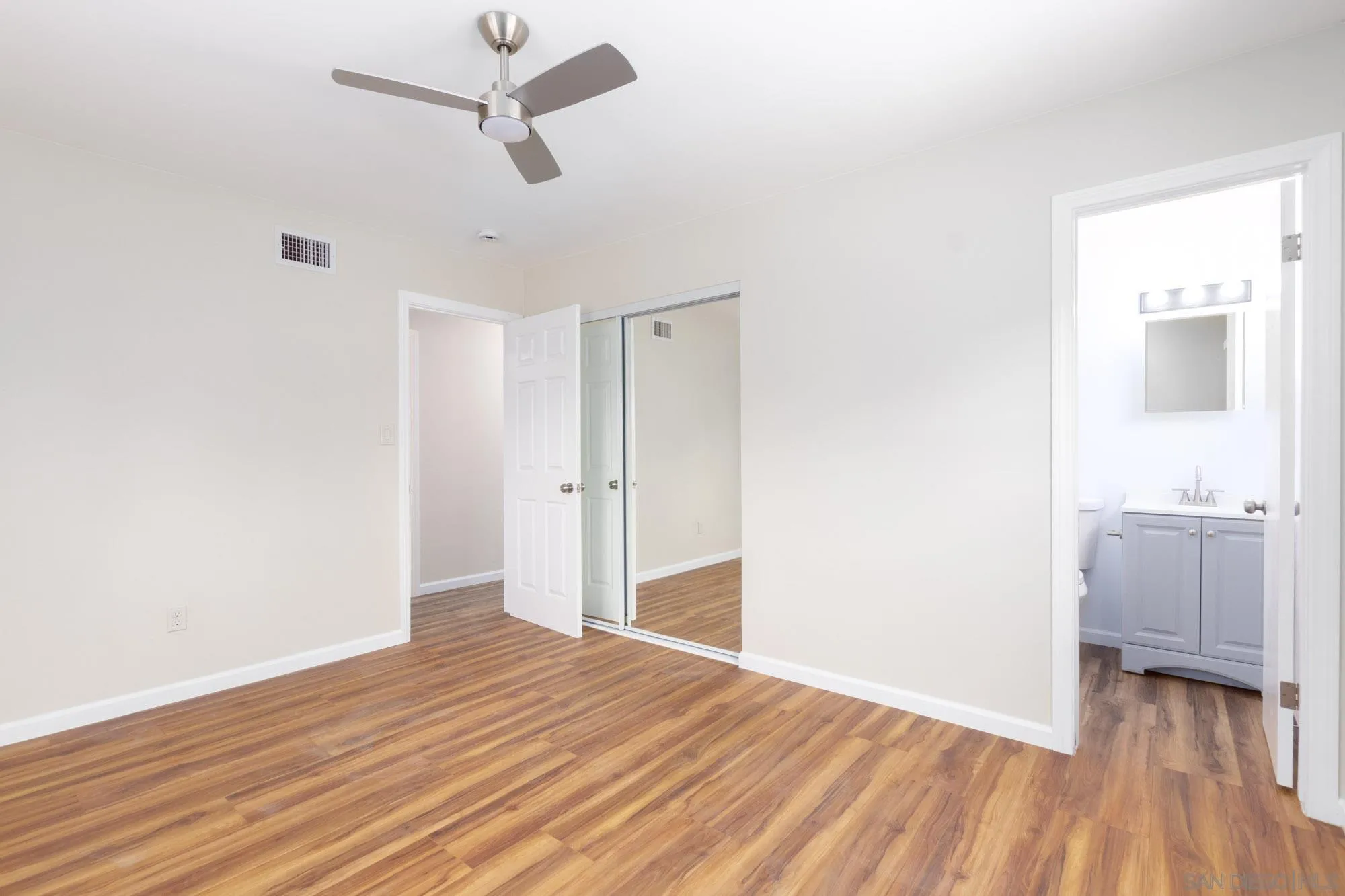 https://cdn.realtyfeed.com/cdn/127/260018932/56b38961e14bfd4a305633c6092e6c53.webp