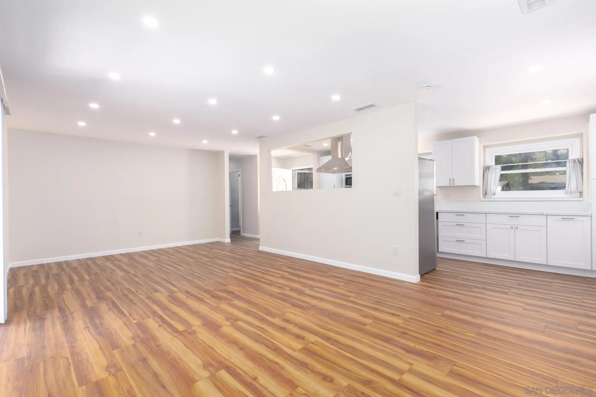 https://cdn.realtyfeed.com/cdn/127/260018932/580c3cf09d9c1fd6f2b981e08d2a0701.webp