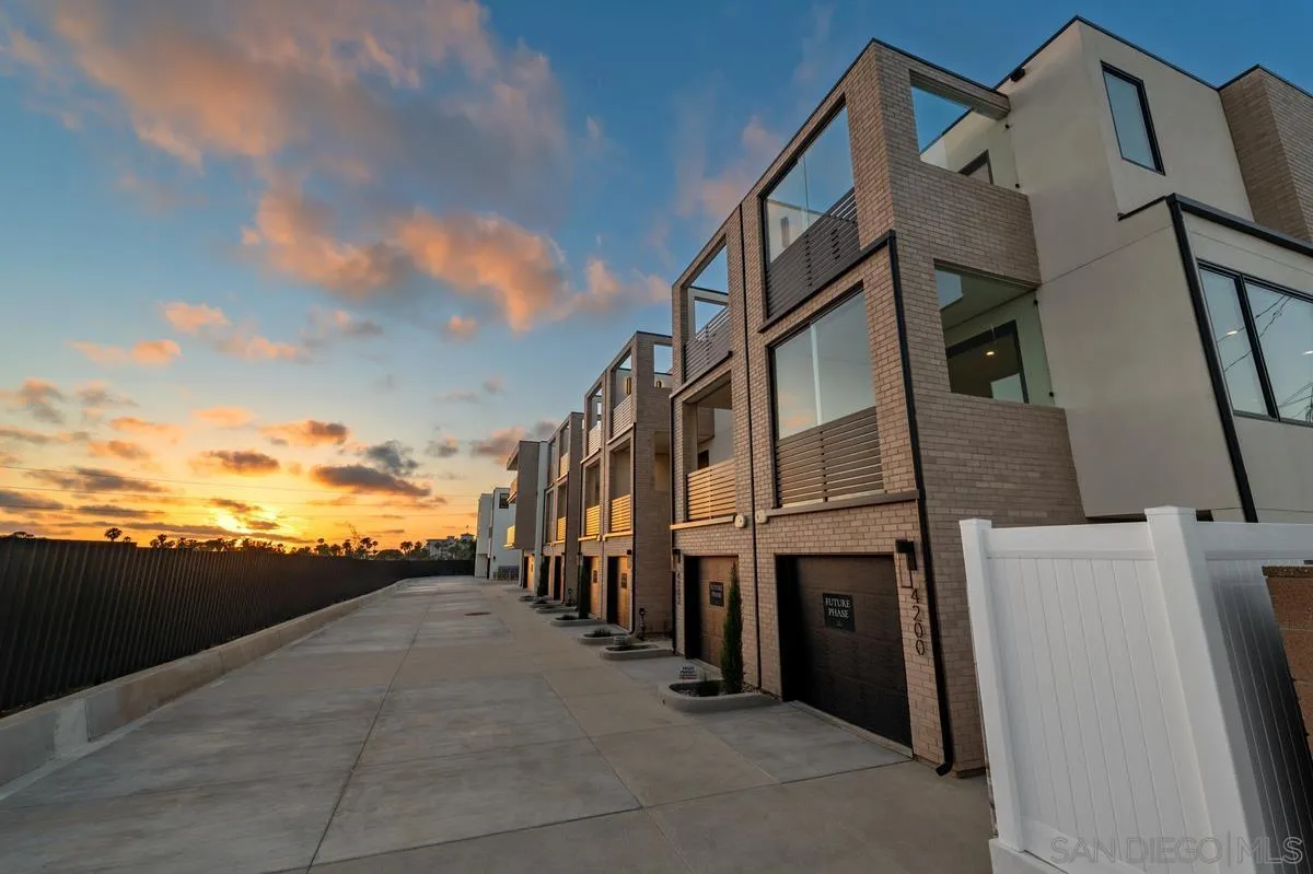 Photo #11: 260018934 Listing: Photo #11