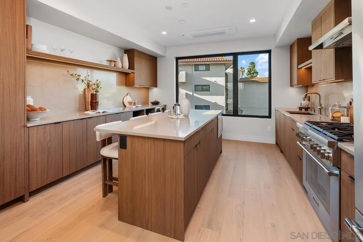 Photo #12: 260018934 Listing: Photo #12