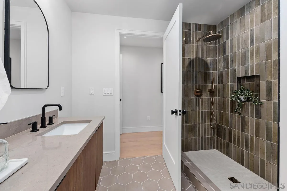Photo #30: 260018934 Listing: Photo #30
