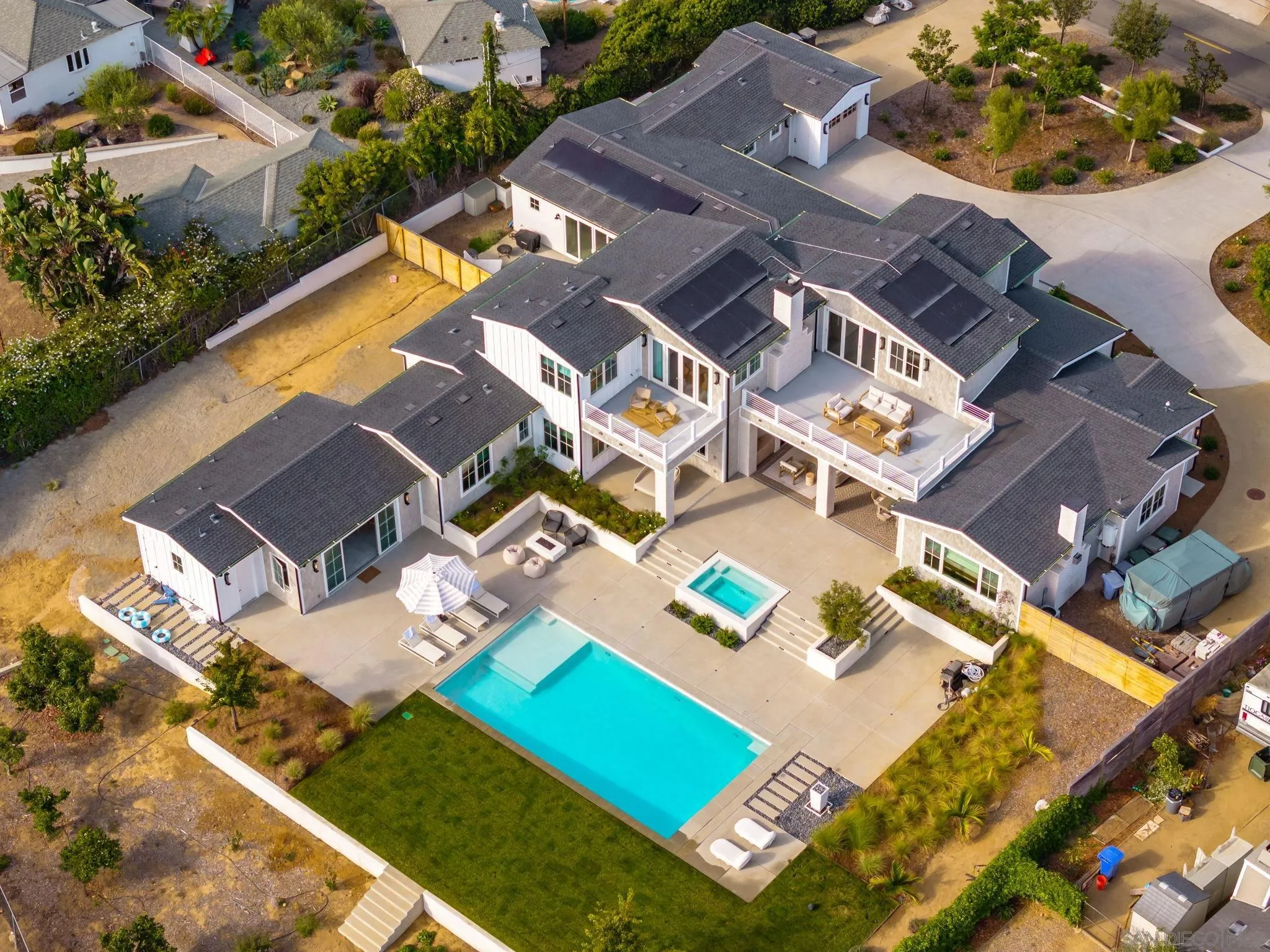 https://cdn.realtyfeed.com/cdn/127/260018936/3176ef54e6600a9a4a7bfa570b611683.webp
