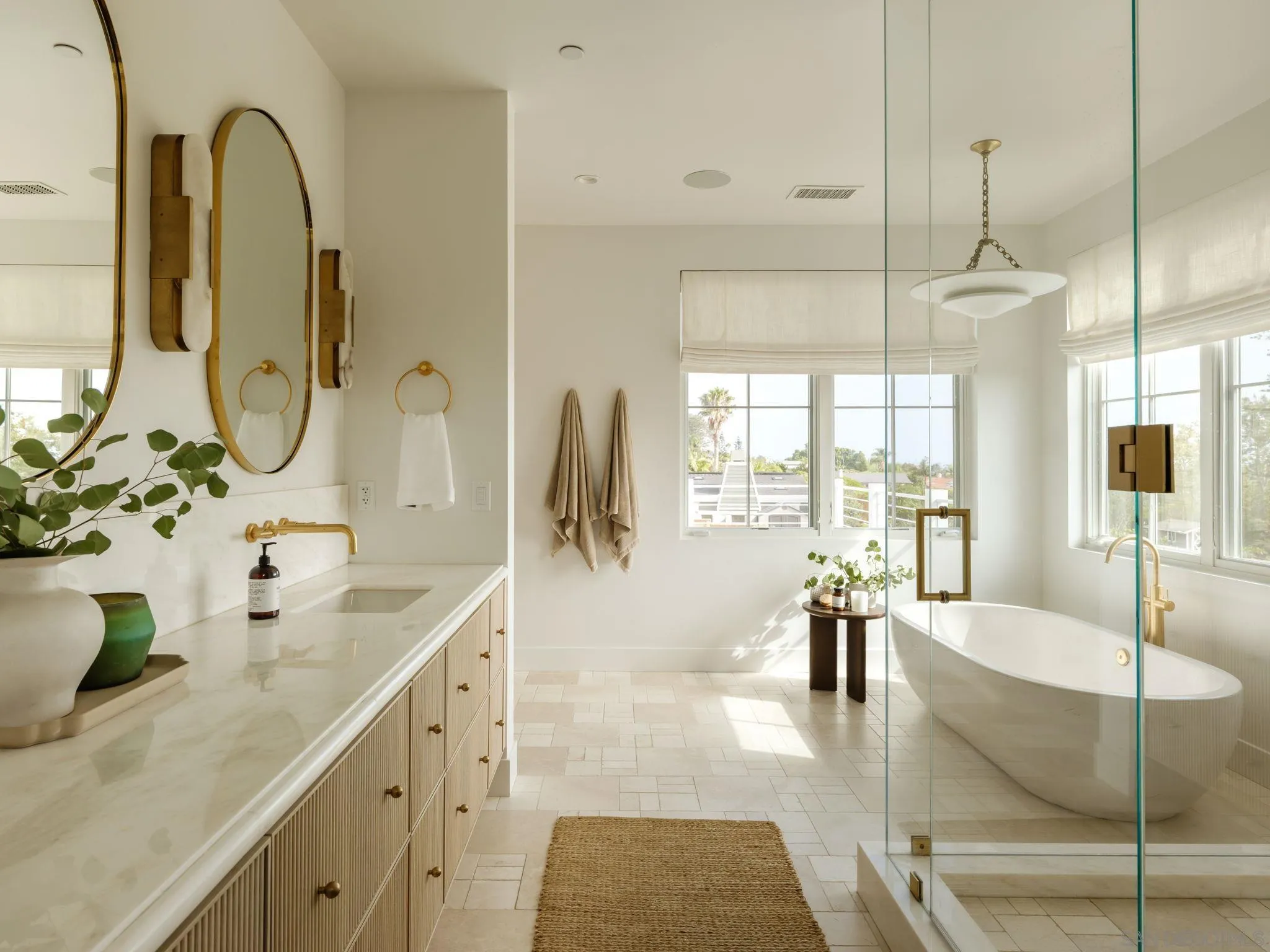 https://cdn.realtyfeed.com/cdn/127/260018936/63e2448d382e849366751249e6aa4505.webp