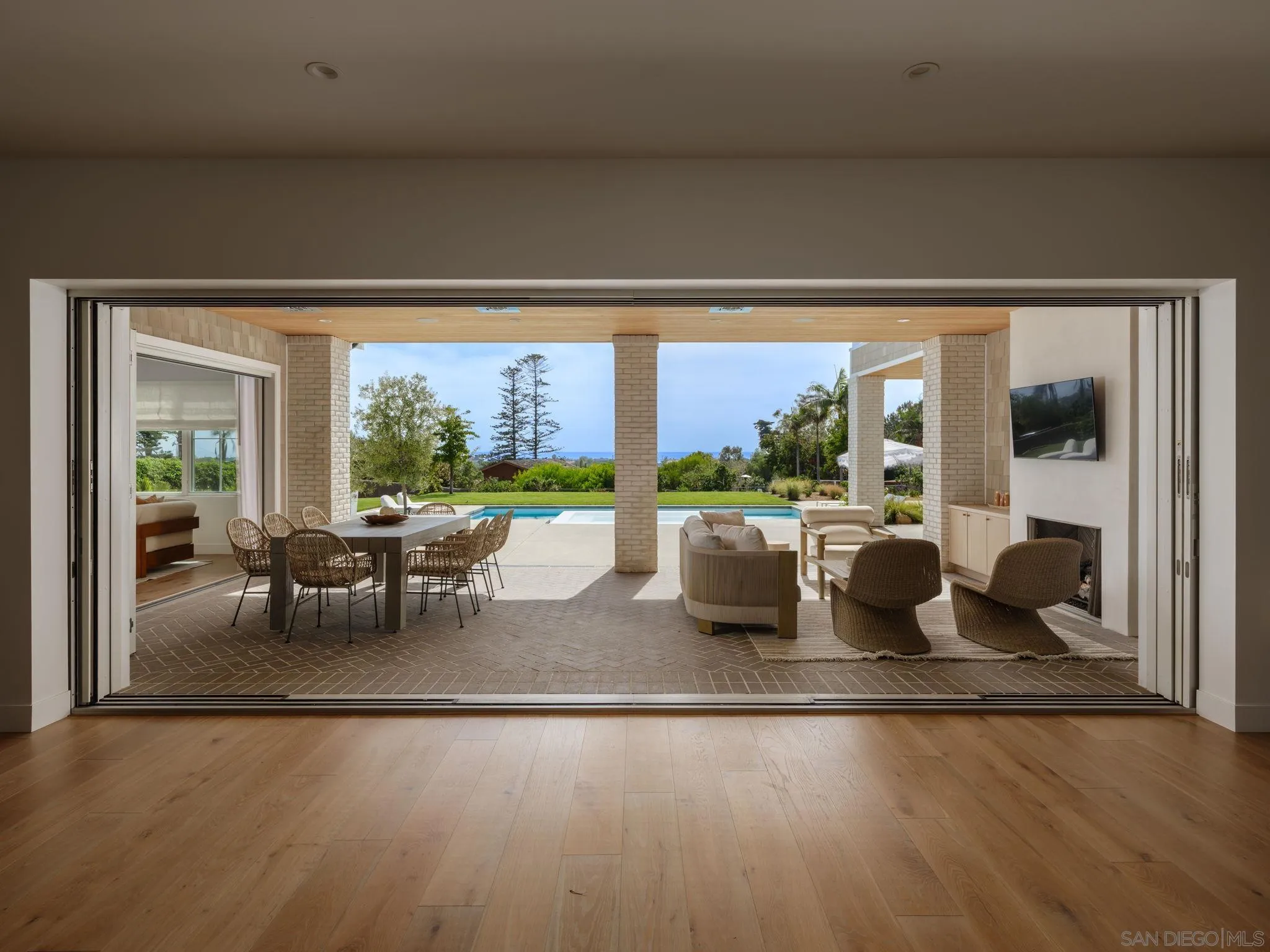 https://cdn.realtyfeed.com/cdn/127/260018936/d1a12b9257329740ba0026882bbc792f.webp