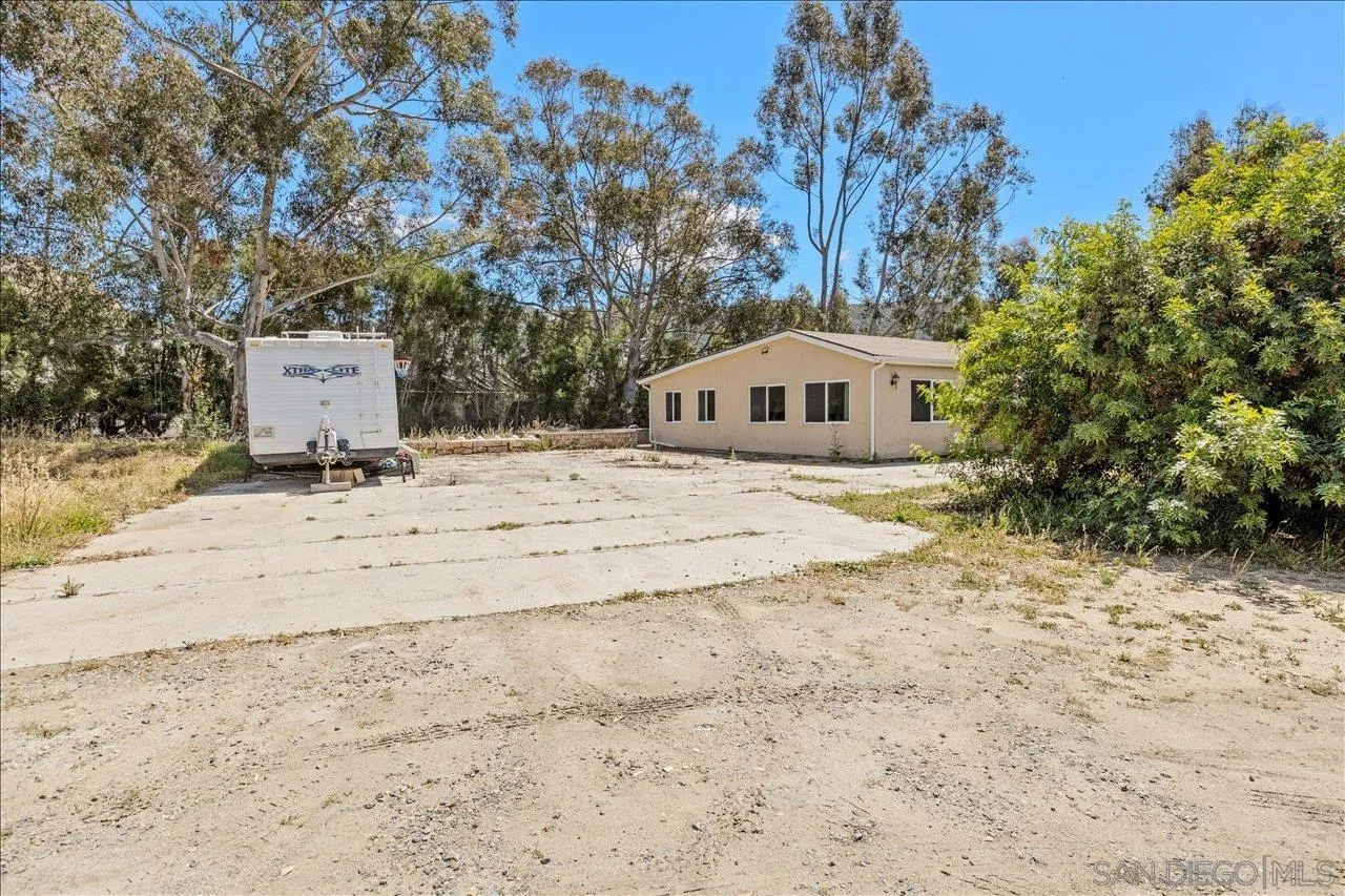 5461 Rainbow Creek, Fallbrook, CA 92028 - Photo 2 of 36, Fallbrook, CA
